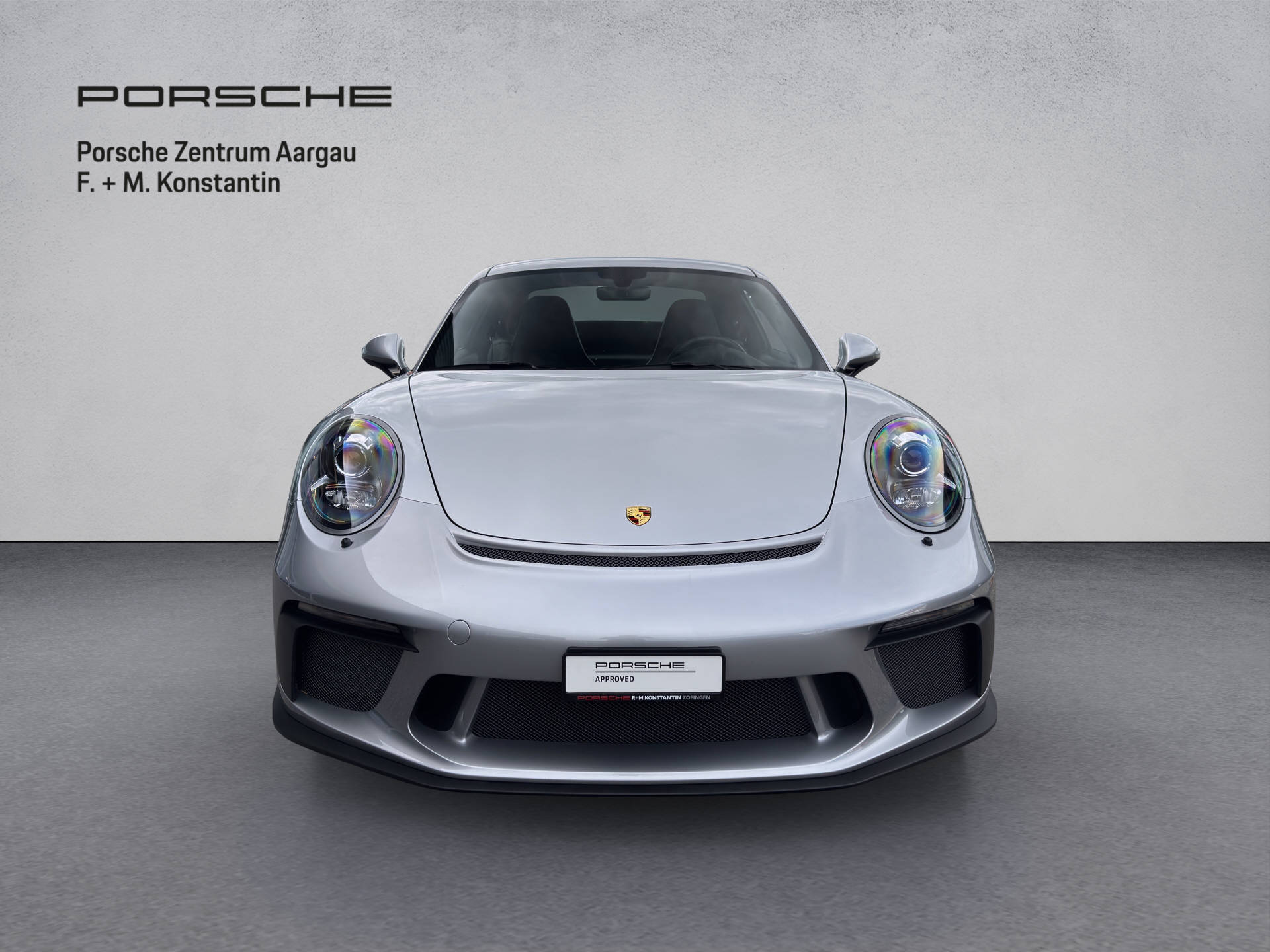 PORSCHE 911 GT3 mit Touring Pack-image-1