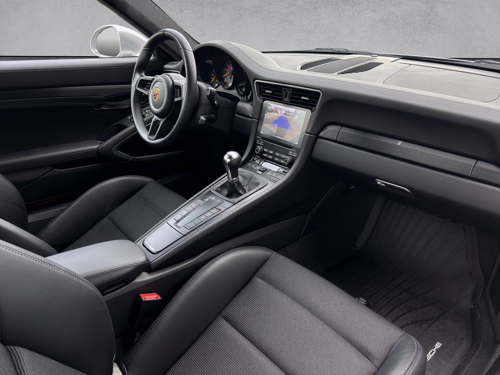 PORSCHE 911 GT3 mit Touring Pack-image-8