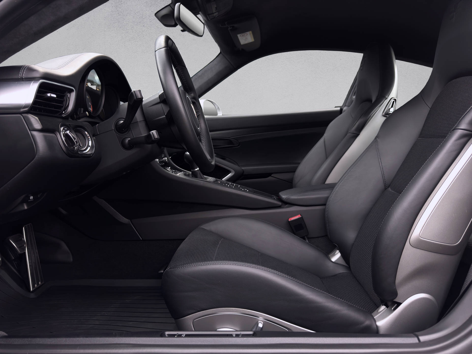 PORSCHE 911 GT3 mit Touring Pack-image-6