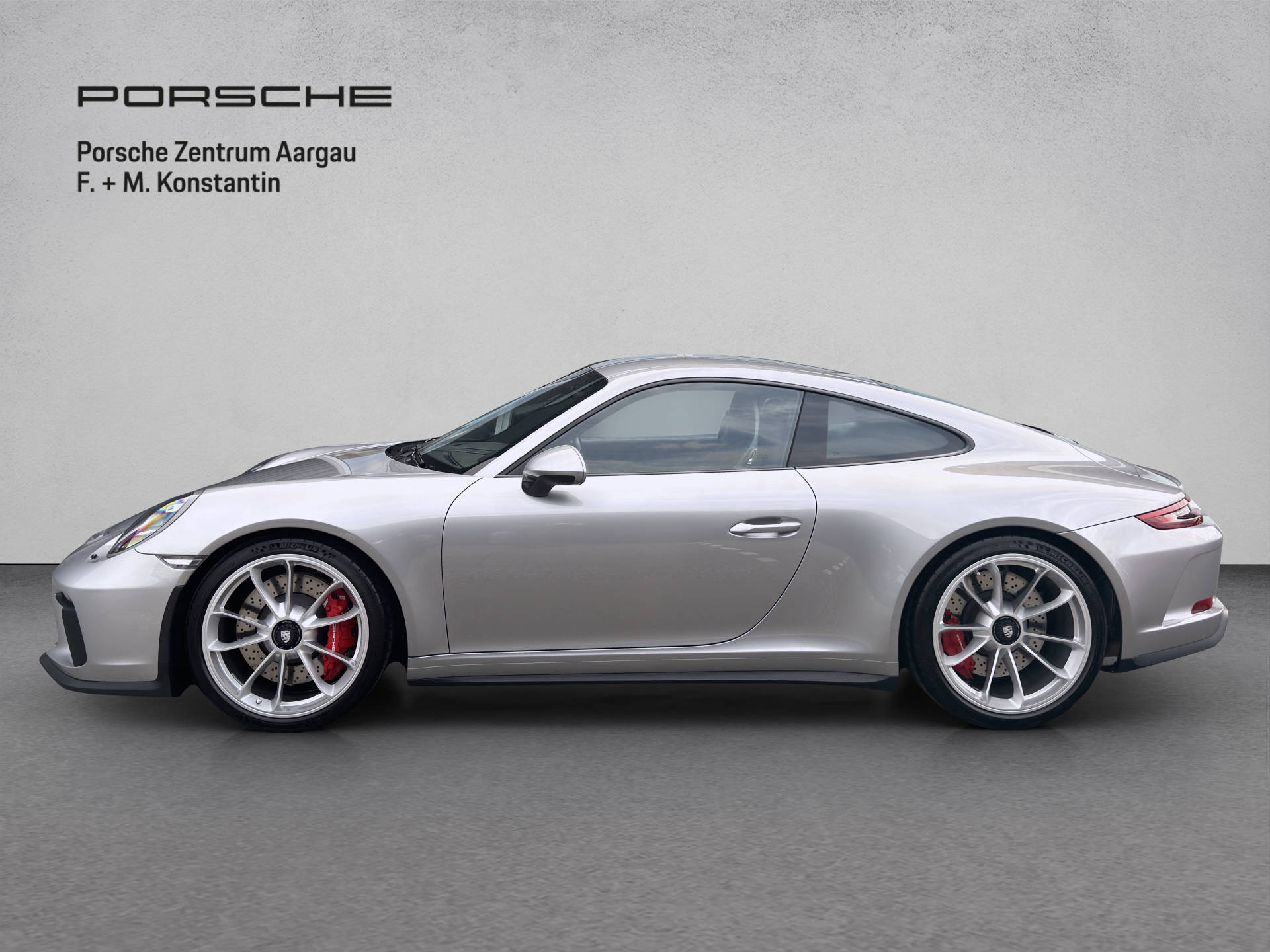 PORSCHE 911 GT3 mit Touring Pack-image-2