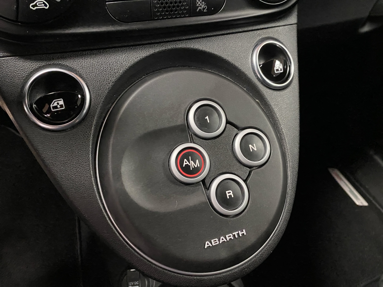 FIAT 500 Abarth-image-15