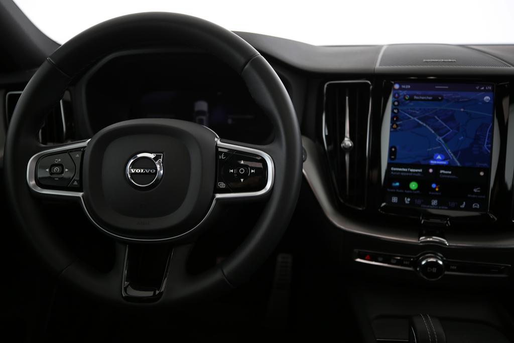 VOLVO XC60 2.0 T6 TE Plus Dark eAWD-image-4