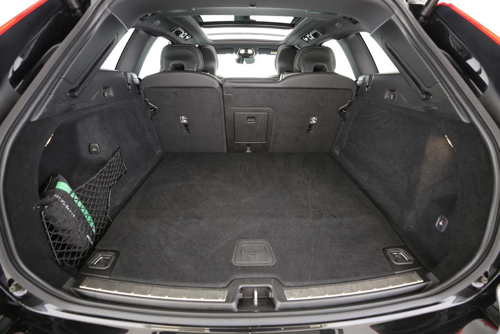 VOLVO XC60 2.0 T6 TE Plus Dark eAWD-image-9