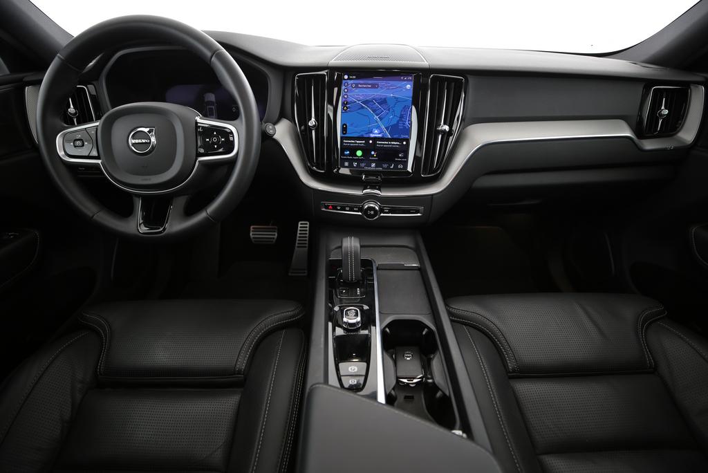 VOLVO XC60 2.0 T6 TE Plus Dark eAWD-image-5