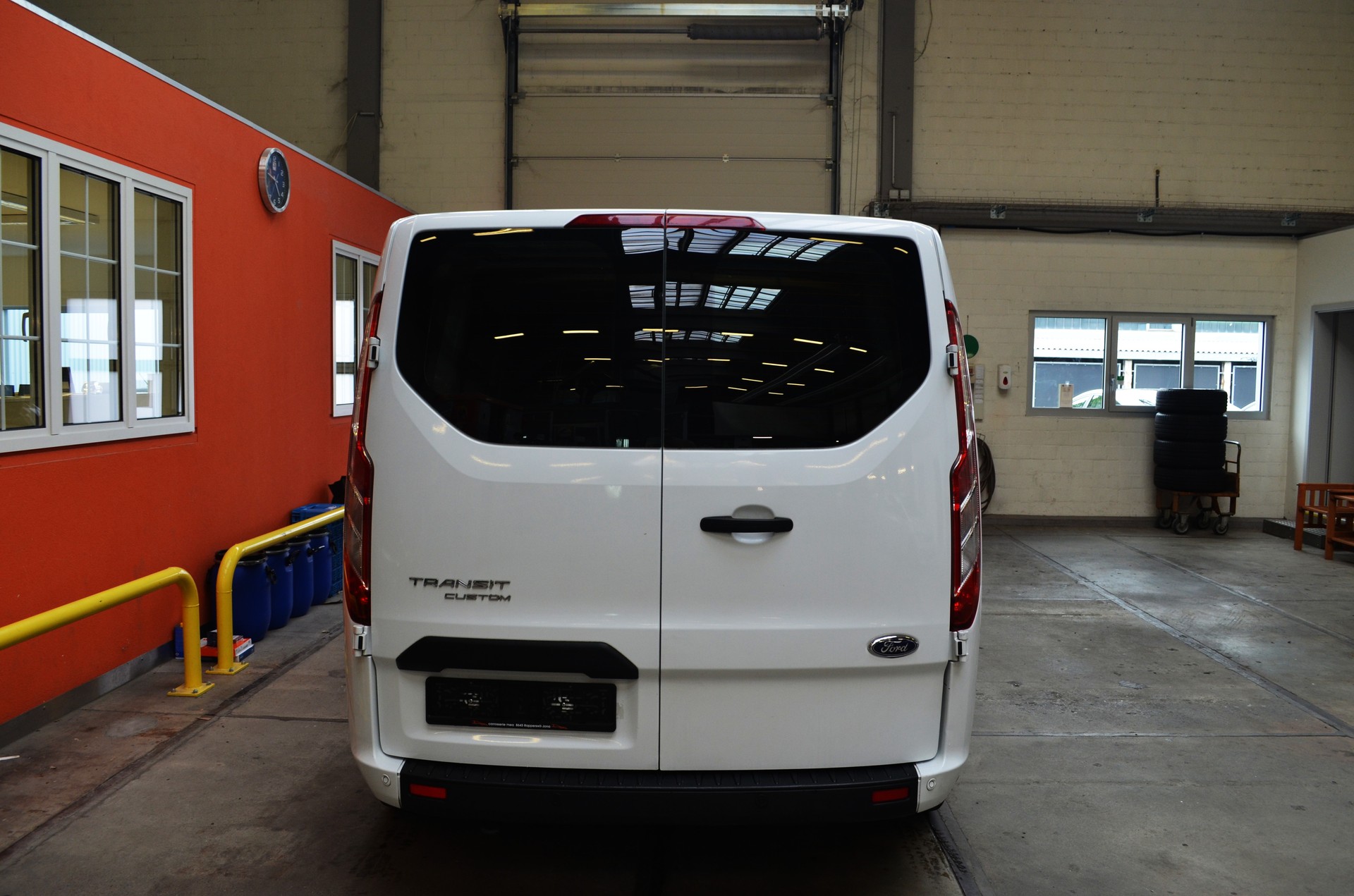 FORD Transit Custom Van 300 L1H1 Trend A-image-5