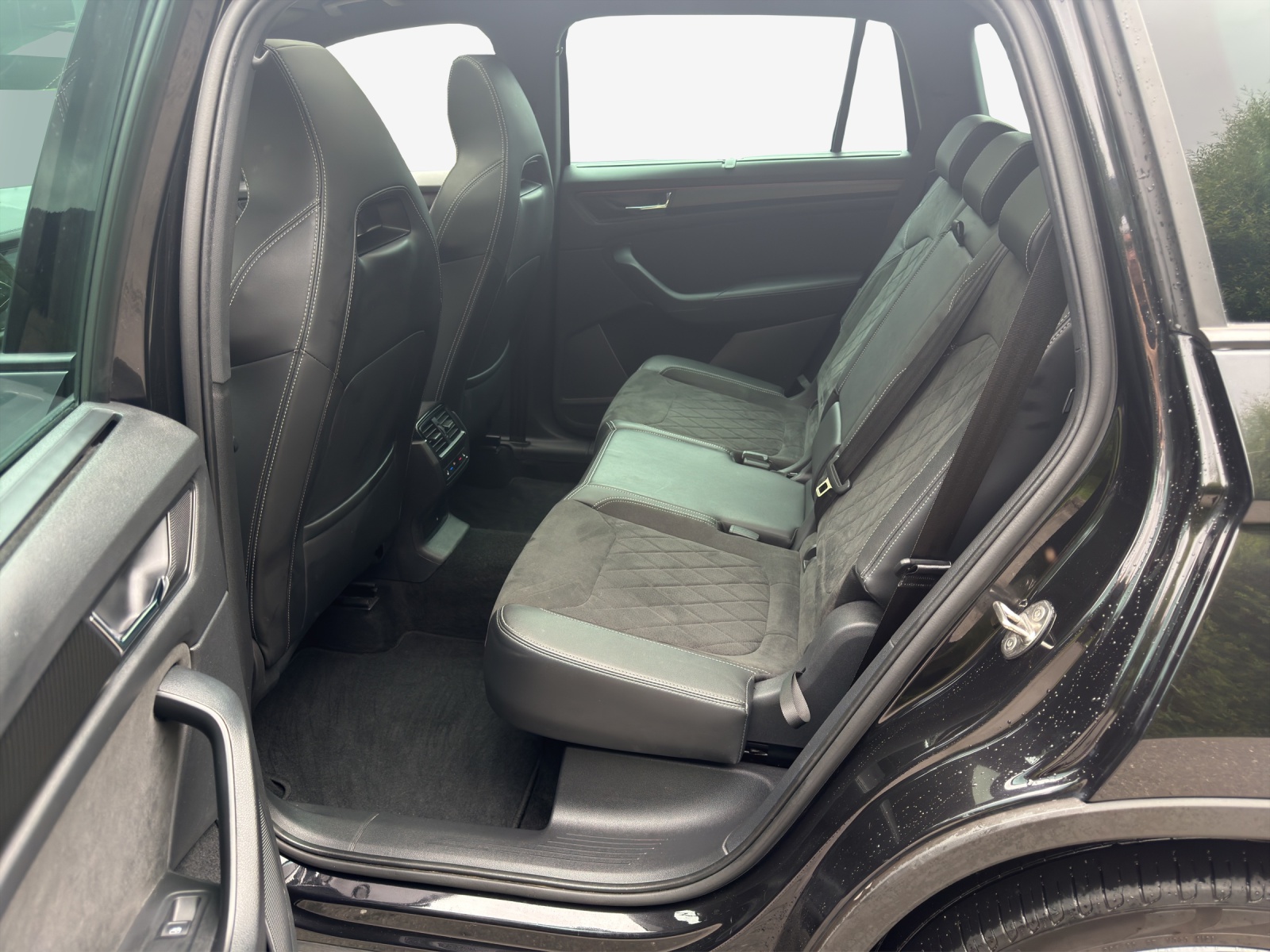 SKODA Kodiaq 2.0 TSI 4x4 SportLine-image-11