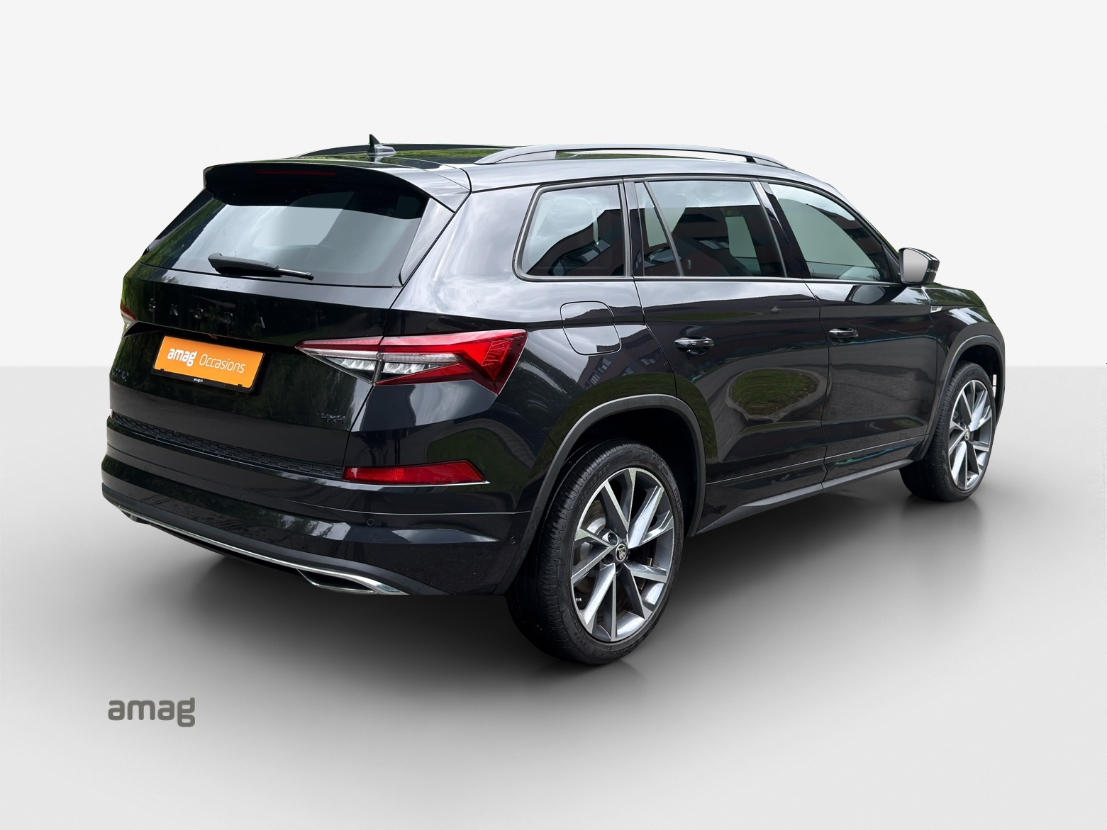 SKODA Kodiaq 2.0 TSI 4x4 SportLine-image-4