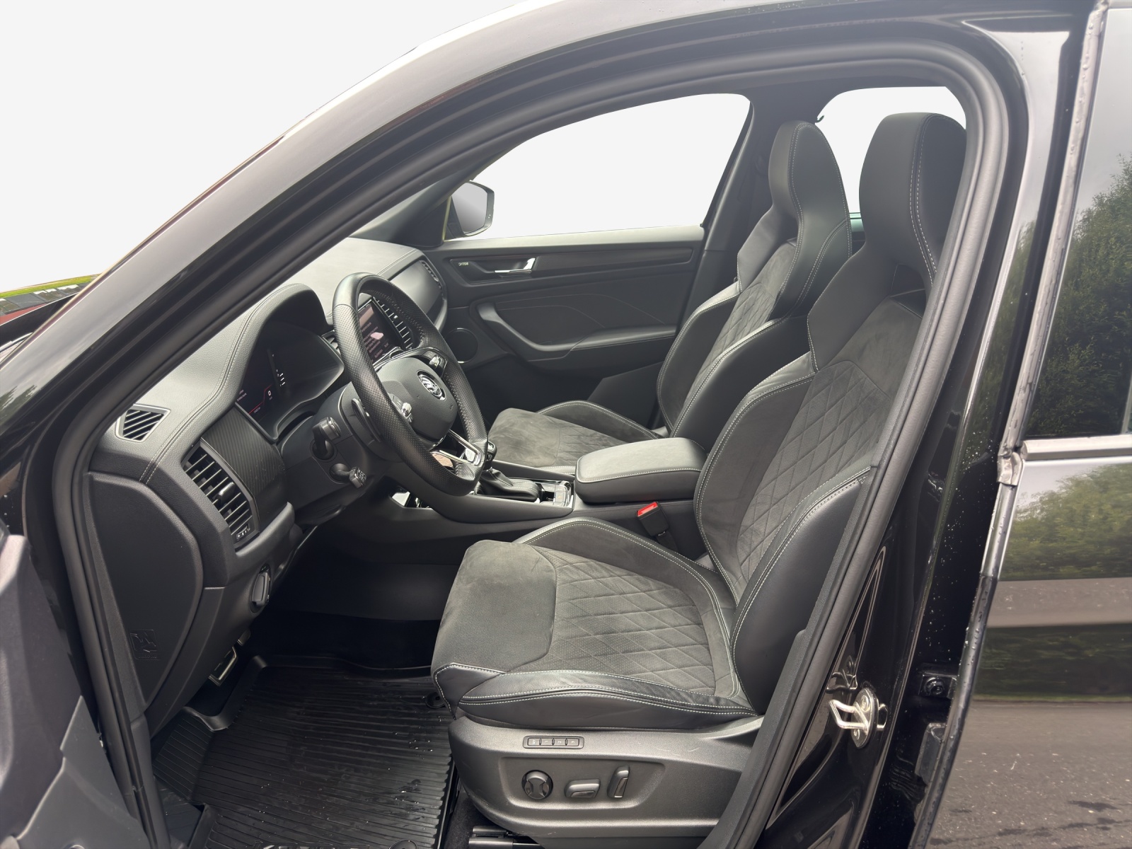 SKODA Kodiaq 2.0 TSI 4x4 SportLine-image-7