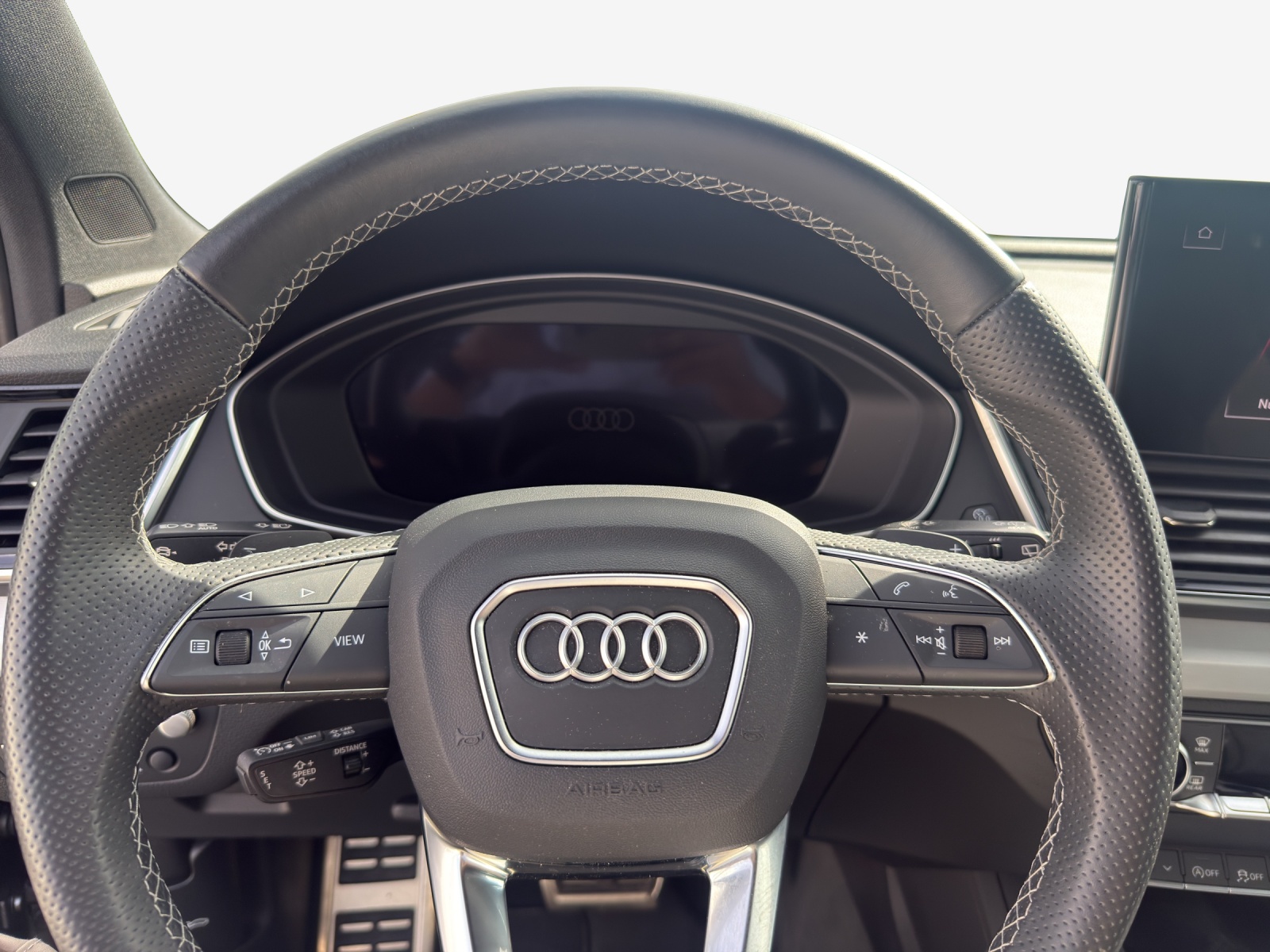 AUDI Q5 40 TDI quattro S-tronic-image-8