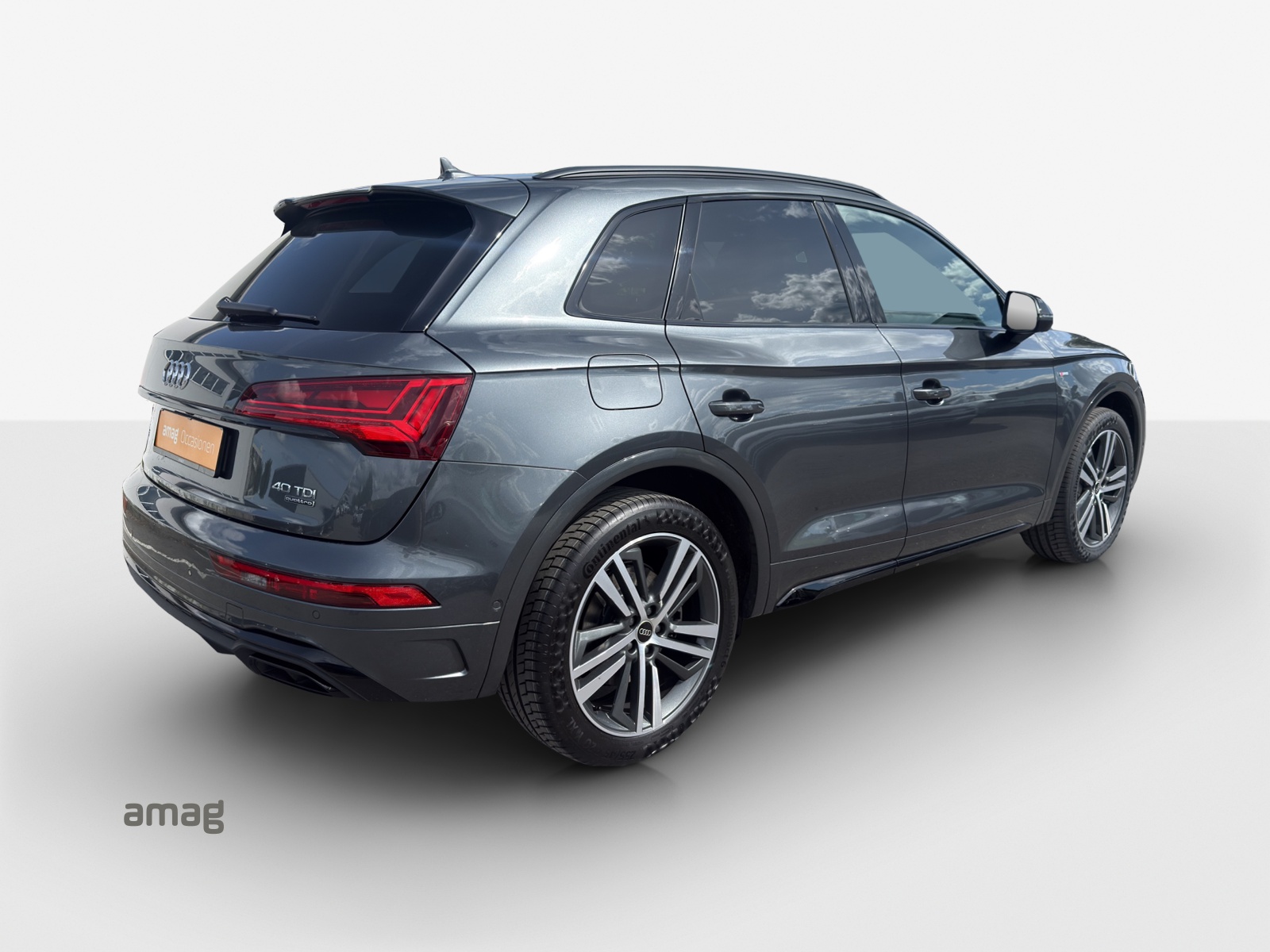 AUDI Q5 40 TDI Black Edition quattro S-tronic-image-4