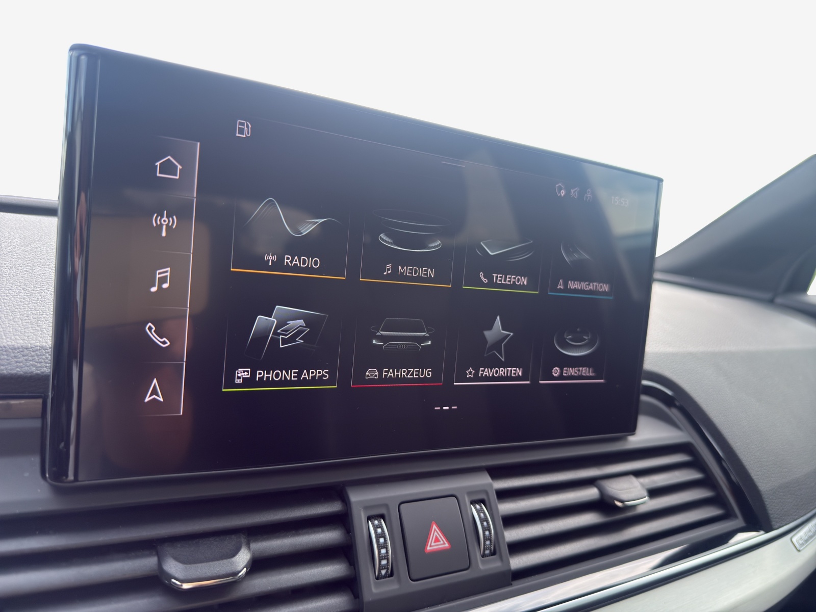 AUDI Q5 40 TDI Black Edition quattro S-tronic-image-14