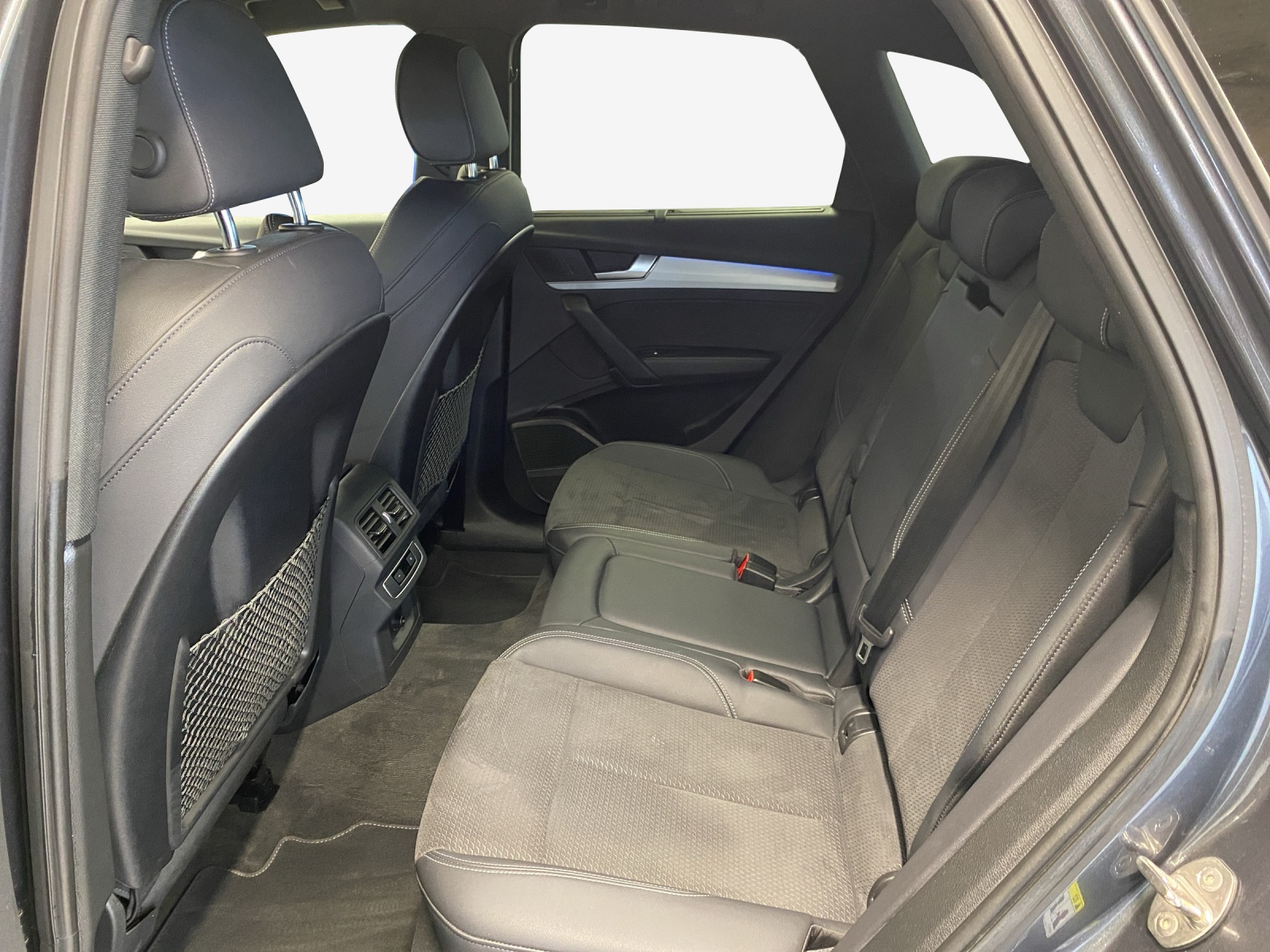 AUDI Q5 40 TDI quattro S-tronic-image-11