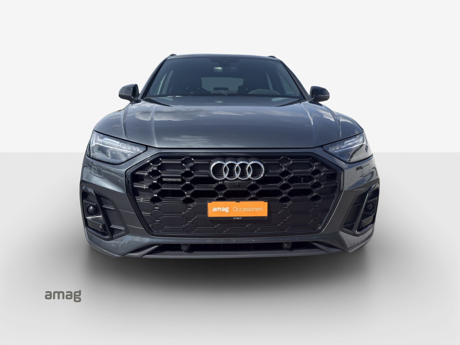 AUDI Q5 40 TDI Black Edition quattro S-tronic-image-6