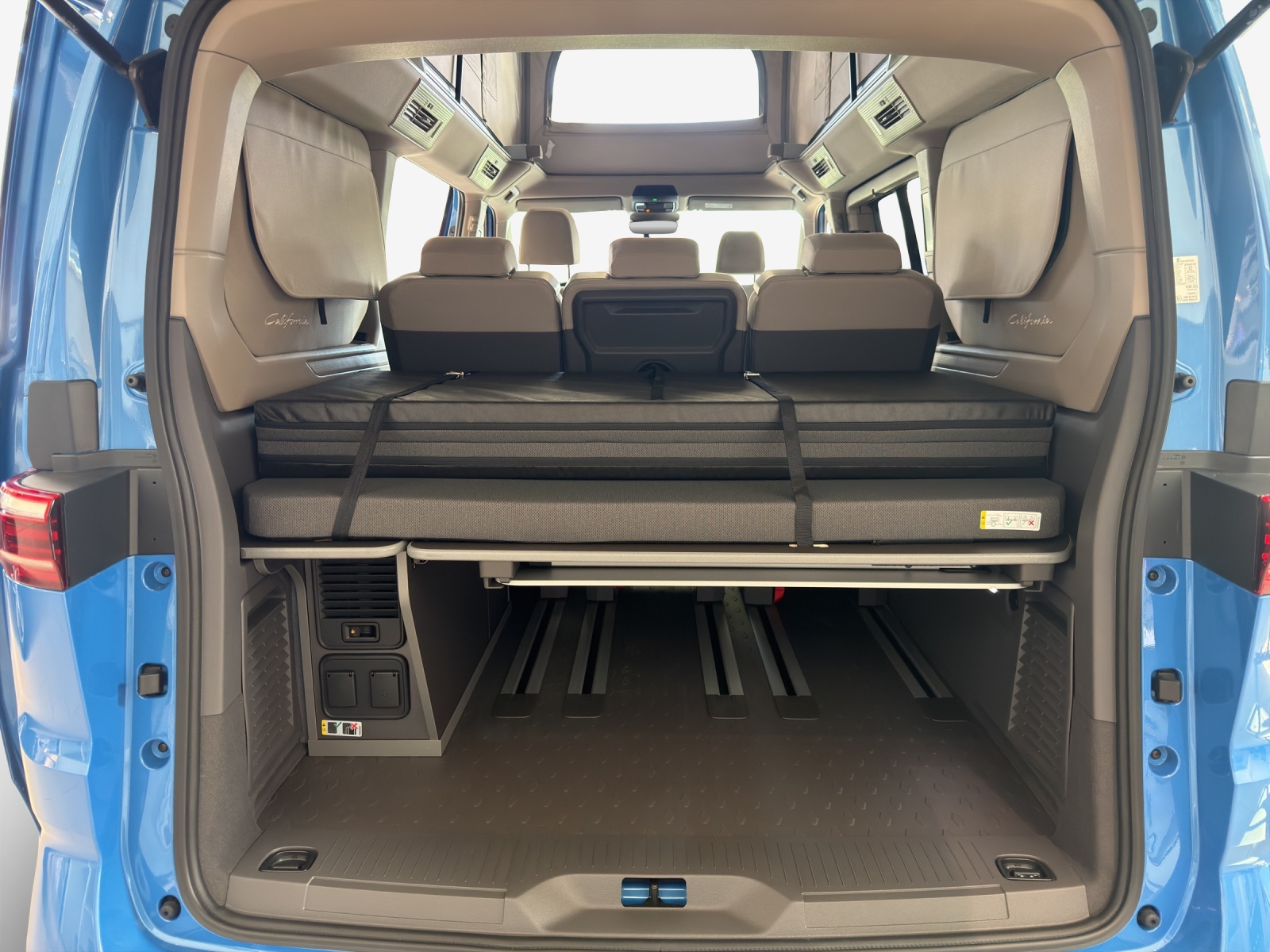 VW Cali Beach LP TDI 150PS DSG-image-12