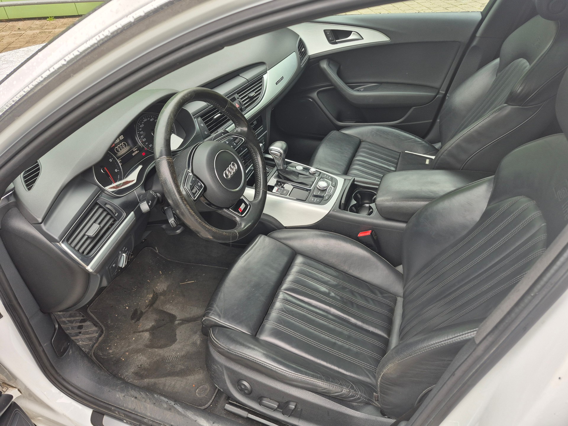 AUDI A6 Avant 3.0 BiTDI V6 quattro tiptronic-image-8