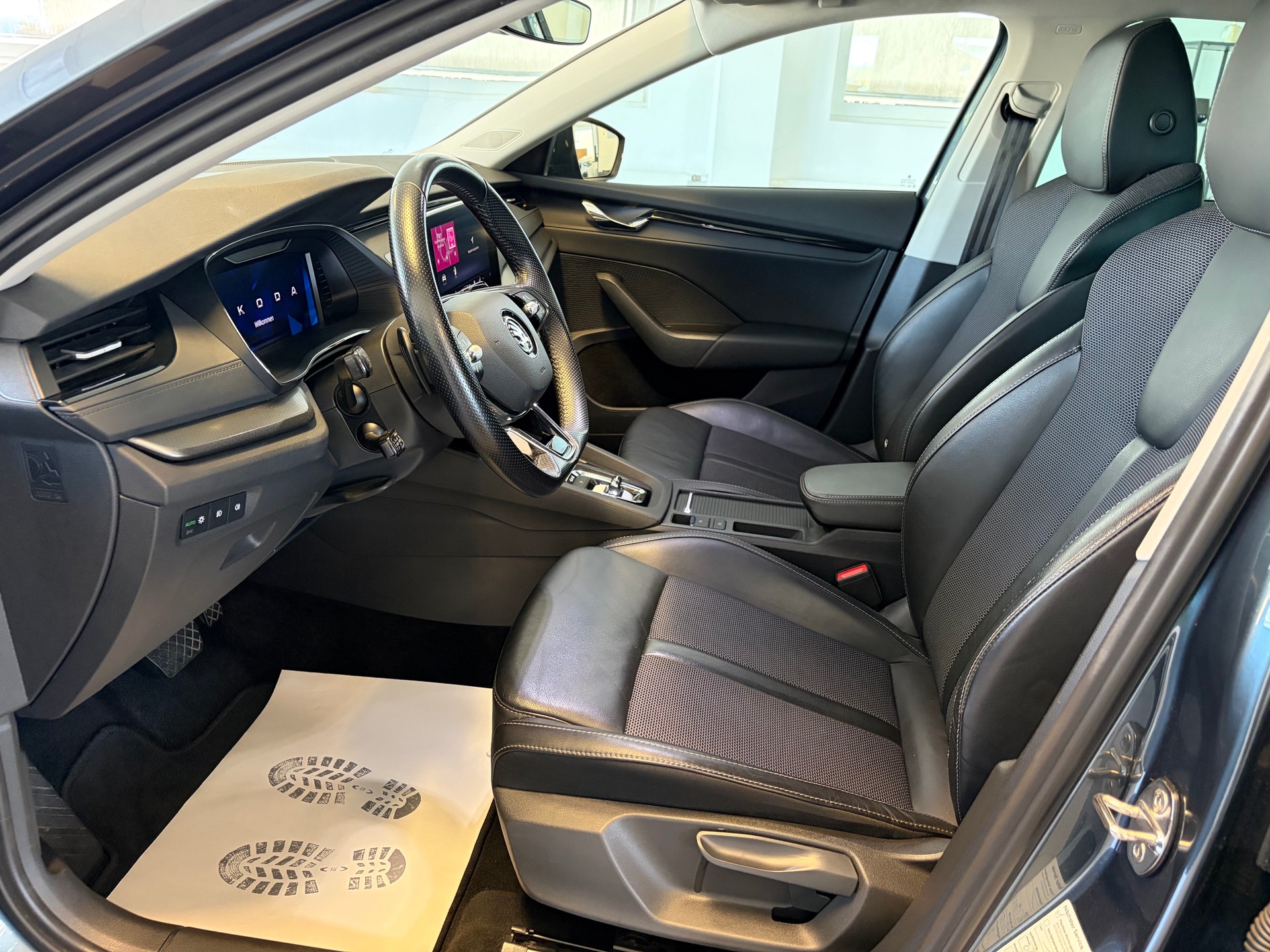 SKODA Octavia Combi 2.0 TDI DSG Ambition 4x4-image-6