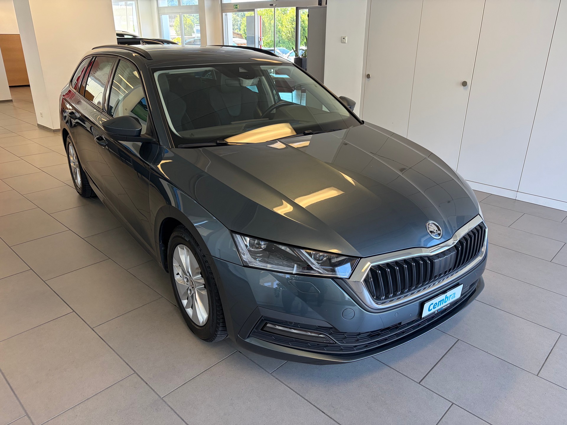 SKODA Octavia Combi 2.0 TDI DSG Ambition 4x4-image-1