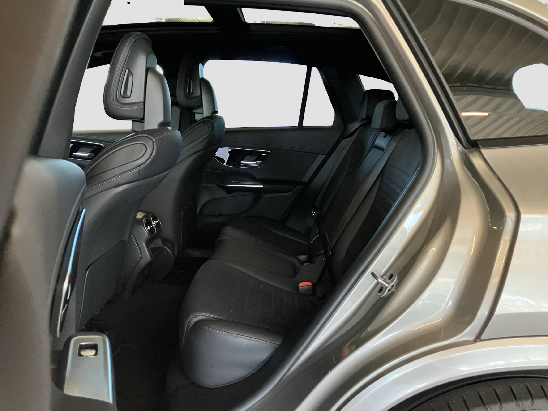 MERCEDES-BENZ GLC 200 AMG Line 4MATIC-image-13