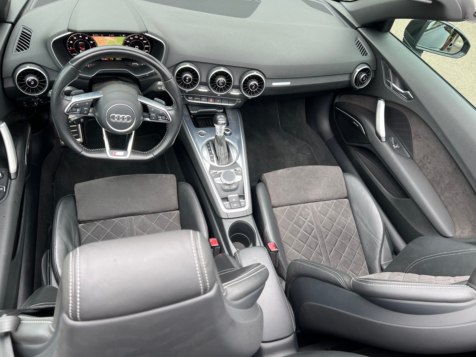 AUDI TT Roadster 2.0 TFSI quattro S-tronic von OTC-image-12