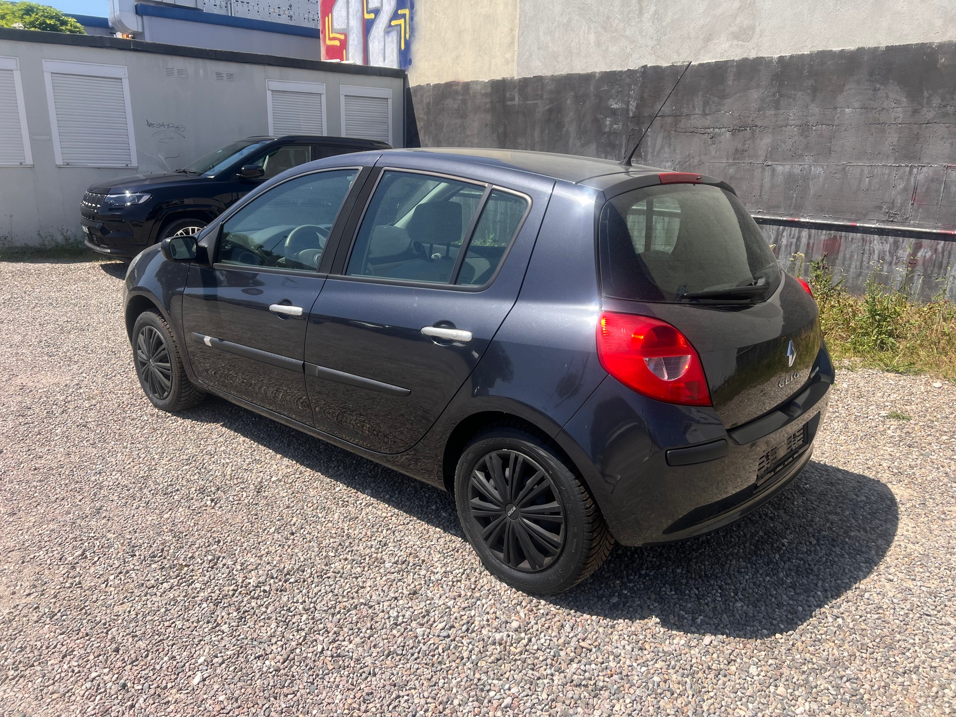 RENAULT Clio 1.6 16V Dynamique-image-4