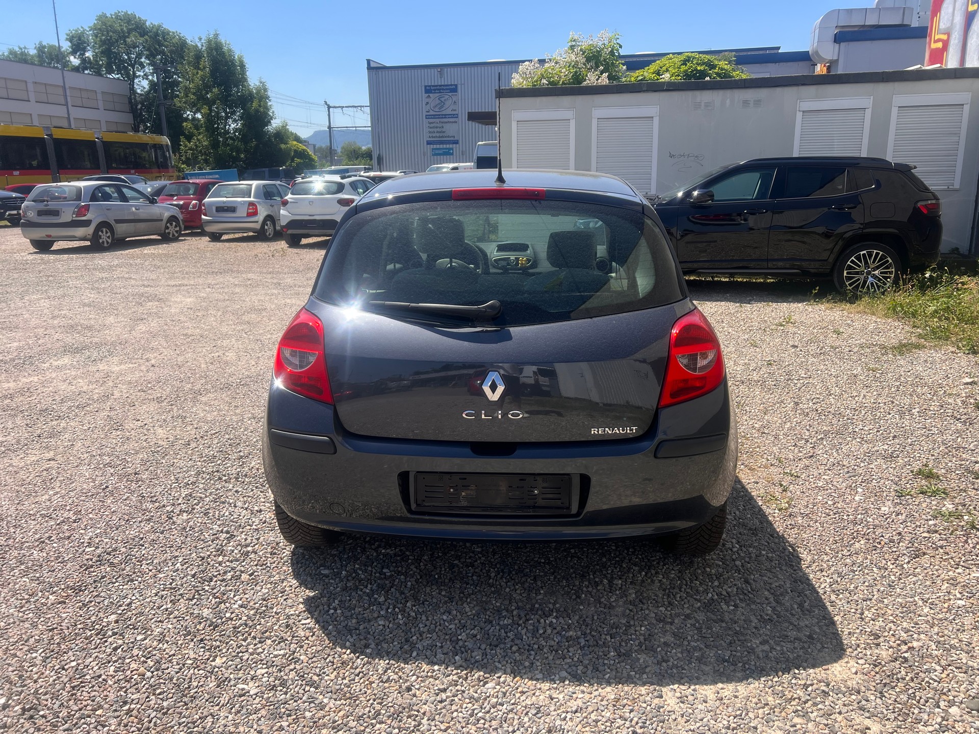 RENAULT Clio 1.6 16V Dynamique-image-3