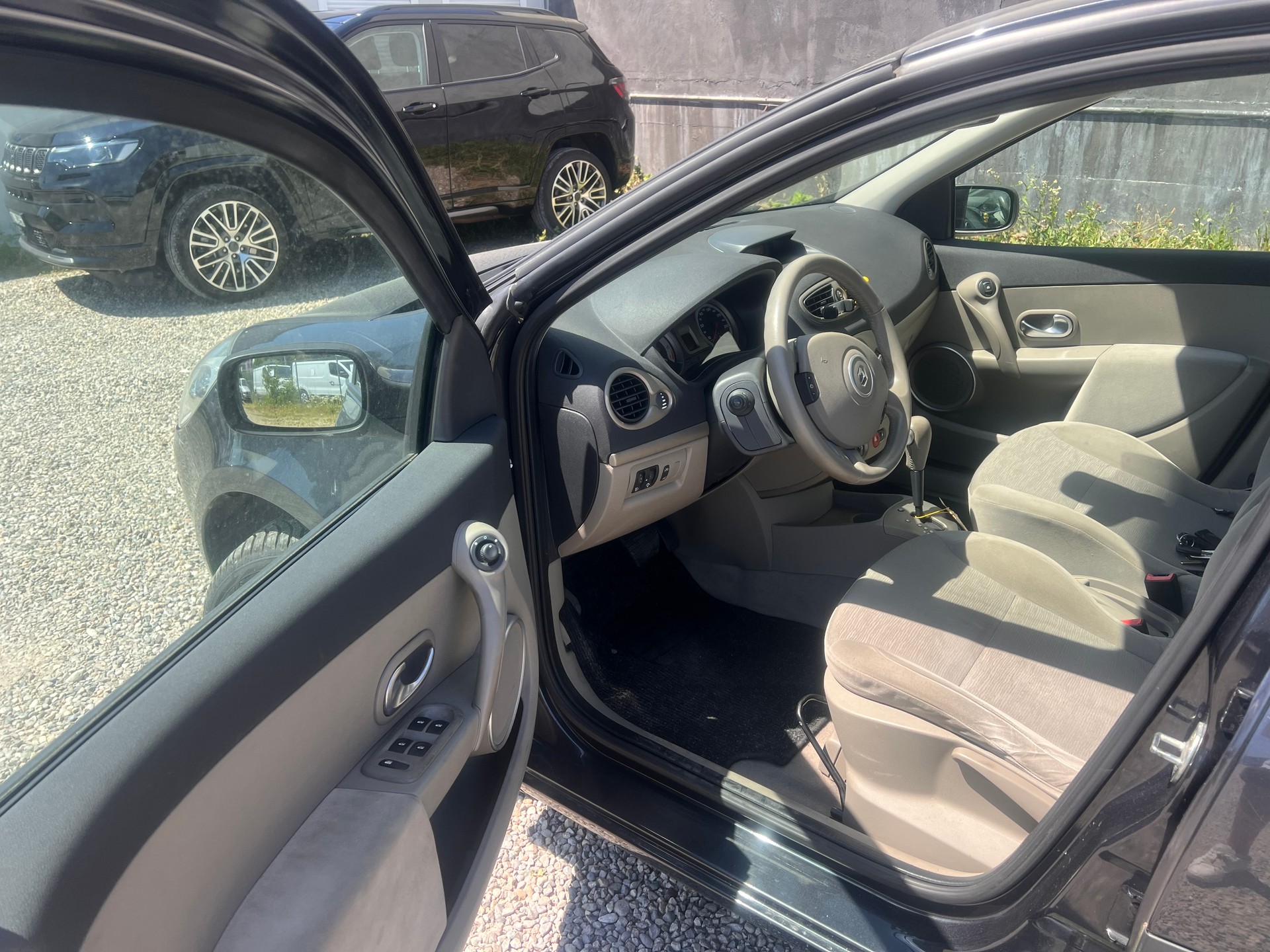 RENAULT Clio 1.6 16V Dynamique-image-9