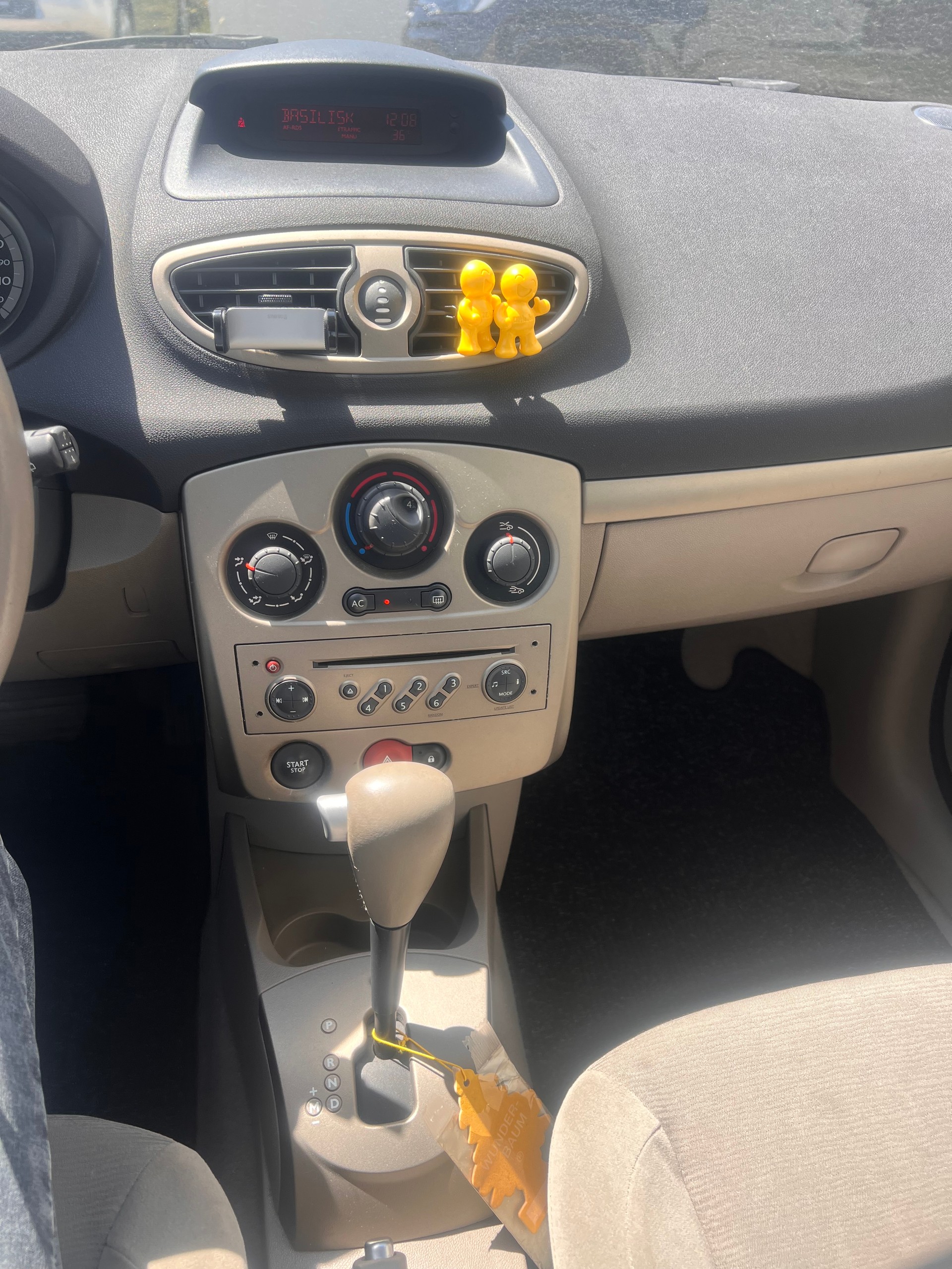 RENAULT Clio 1.6 16V Dynamique-image-8