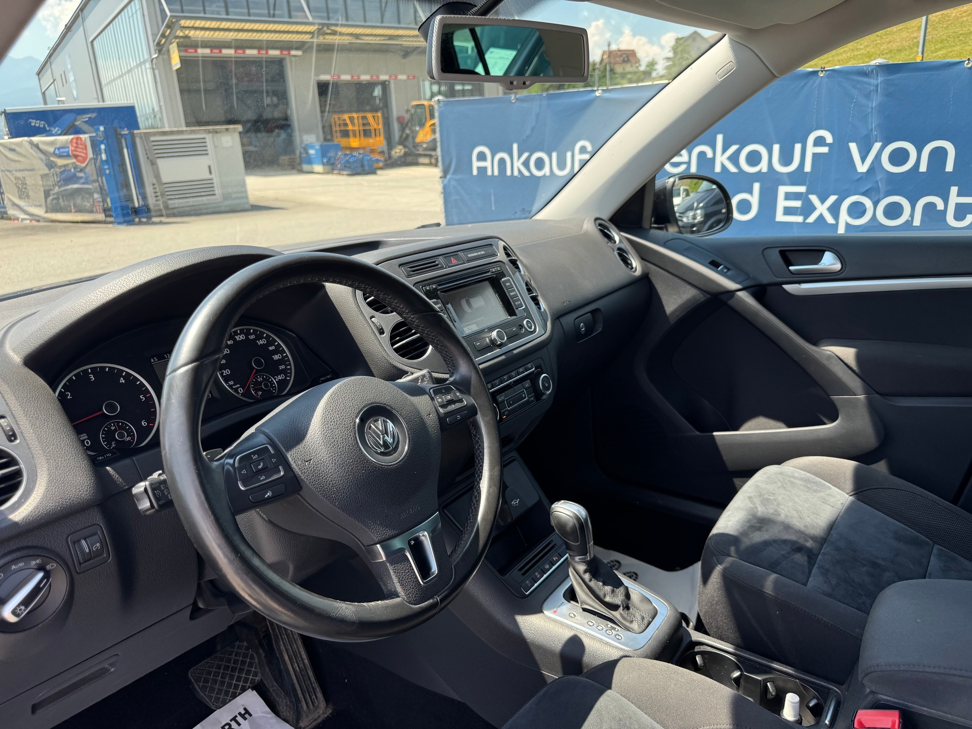 VW Tiguan 2.0 TDI BMT Cup R-Line 4Motion DSG-image-8