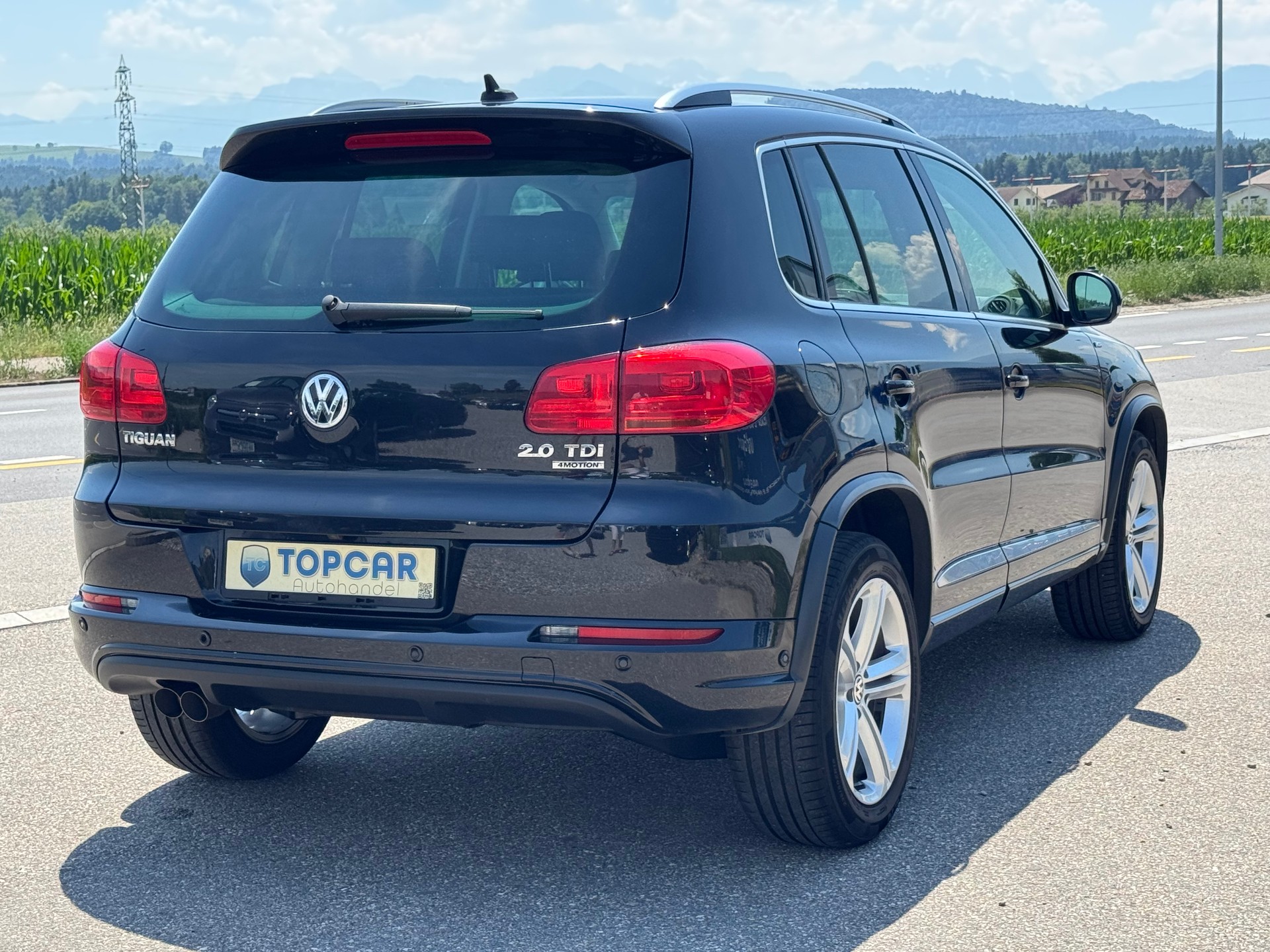 VW Tiguan 2.0 TDI BMT Cup R-Line 4Motion DSG-image-3