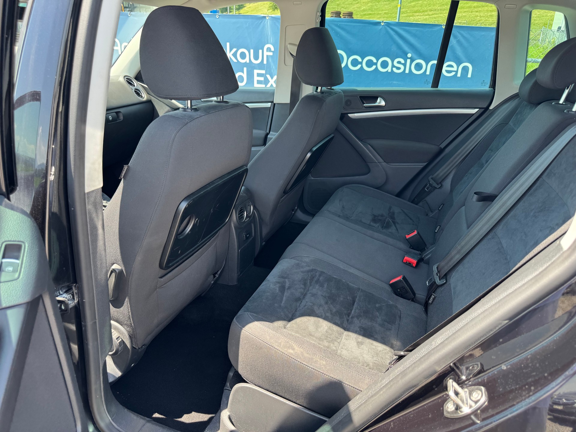 VW Tiguan 2.0 TDI BMT Cup R-Line 4Motion DSG-image-9