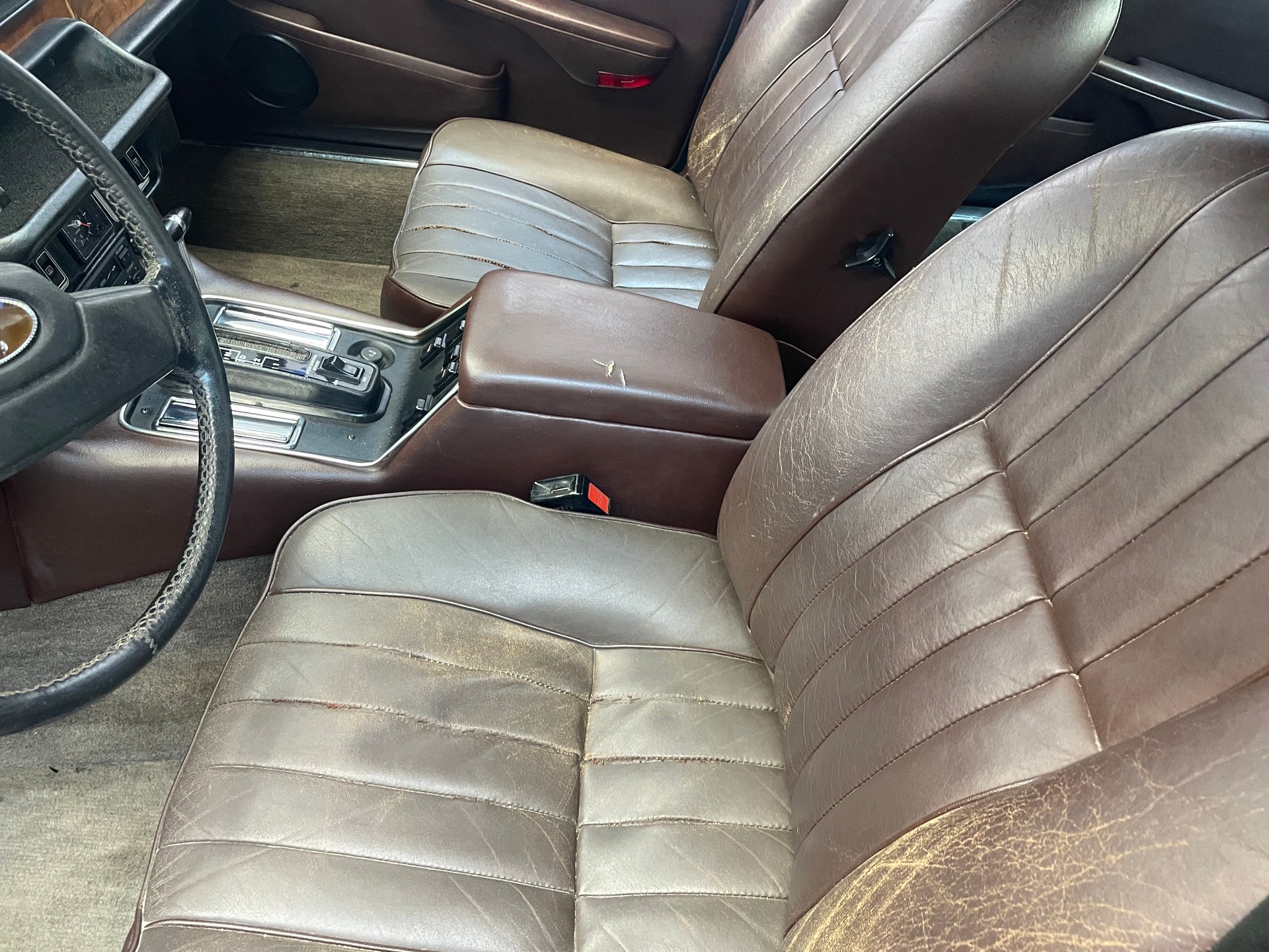 DAIMLER 4.2 Sovereign-image-9