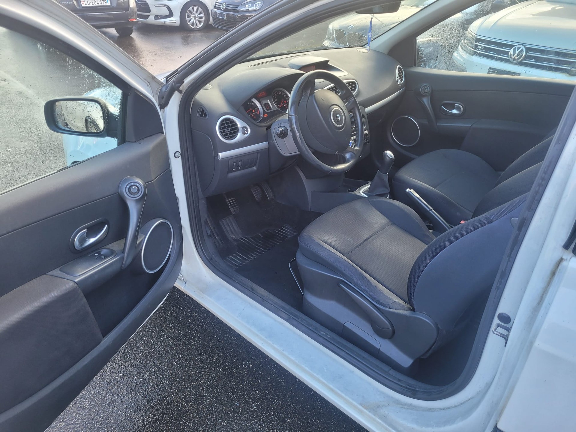 RENAULT Clio 1.6 16V Dynamique-image-6