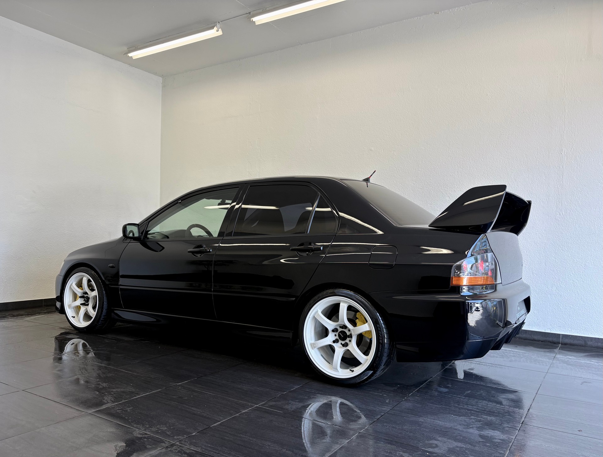 MITSUBISHI EVO IX-image-5