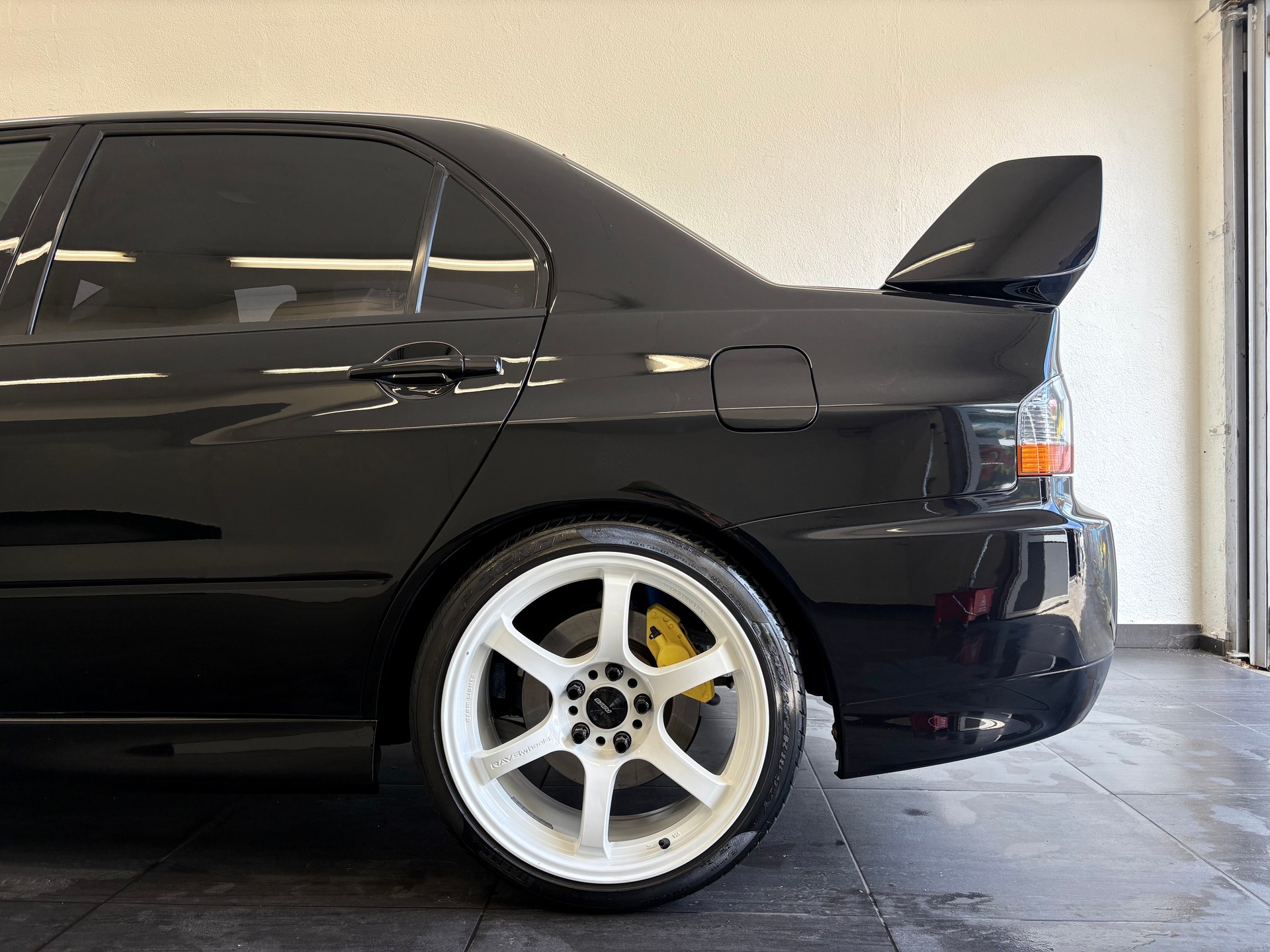 MITSUBISHI EVO IX-image-25