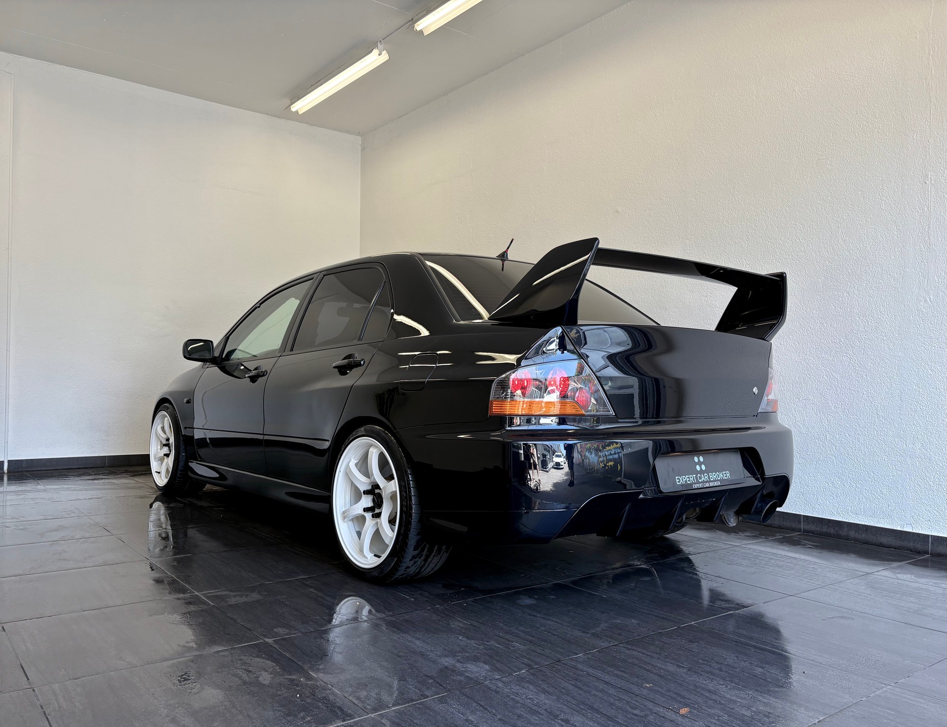 MITSUBISHI EVO IX-image-7