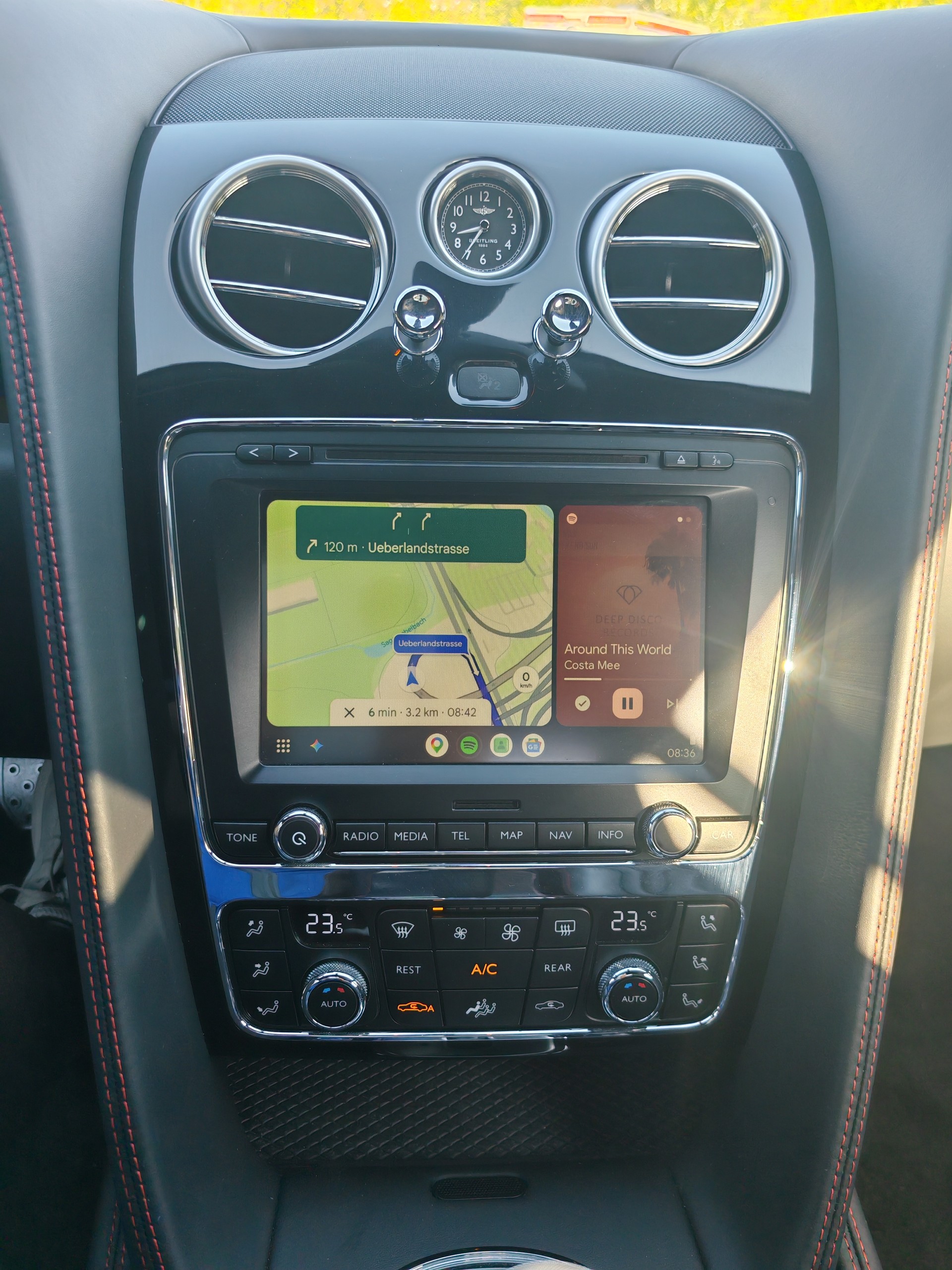 BENTLEY 4.0 V8 S Apple Carplay Android in St.James RED Rarität-image-17