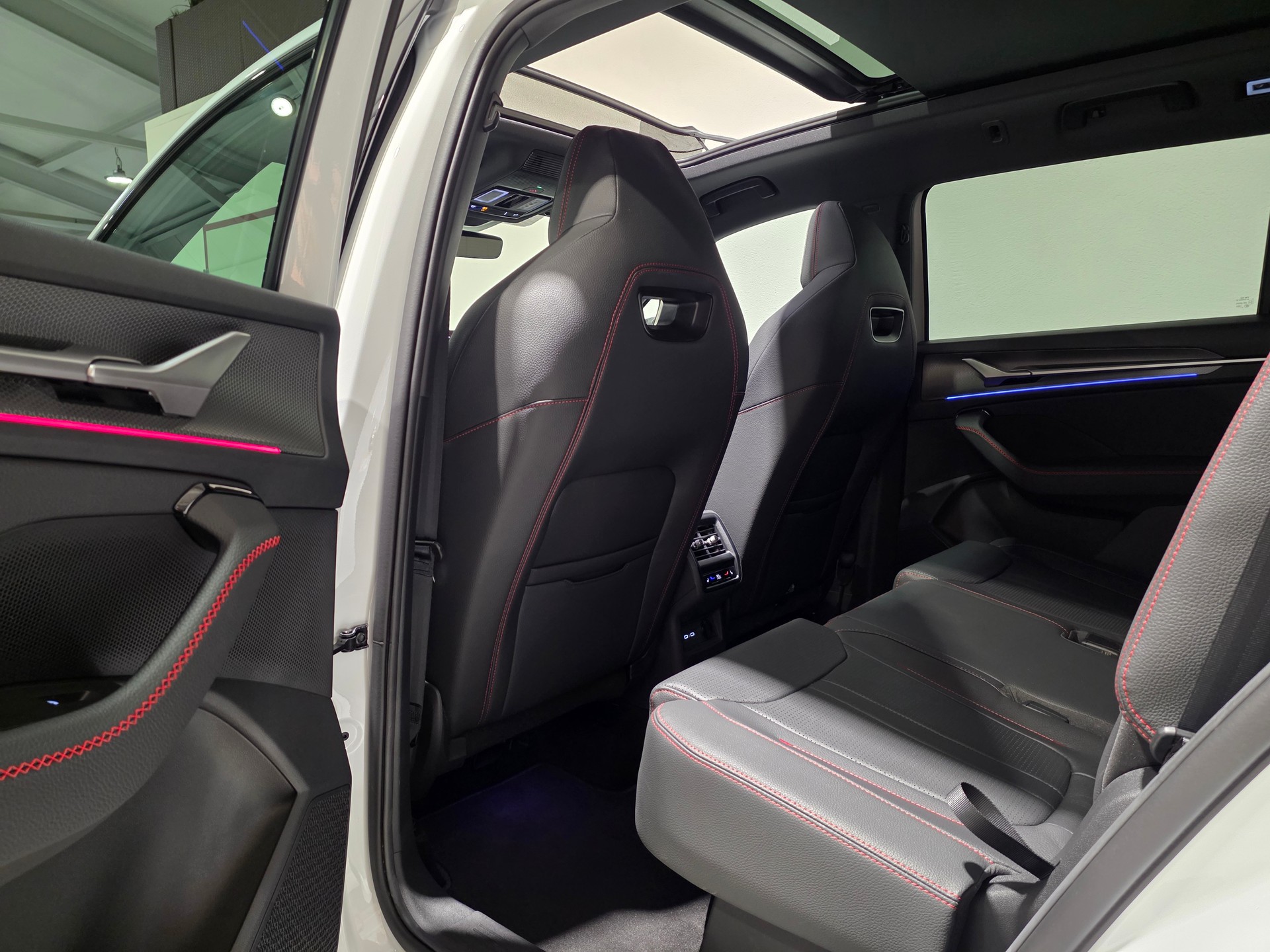 SKODA Kodiaq 2.0 TSI RS 4x4-image-15