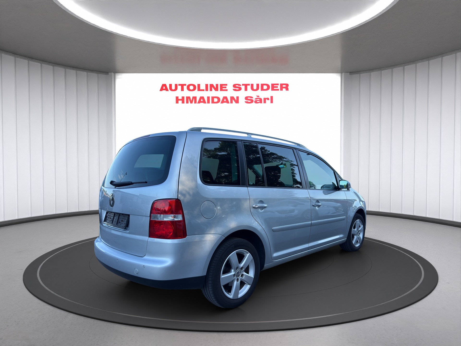 VW Touran 2.0 TDI Trendline-image-3