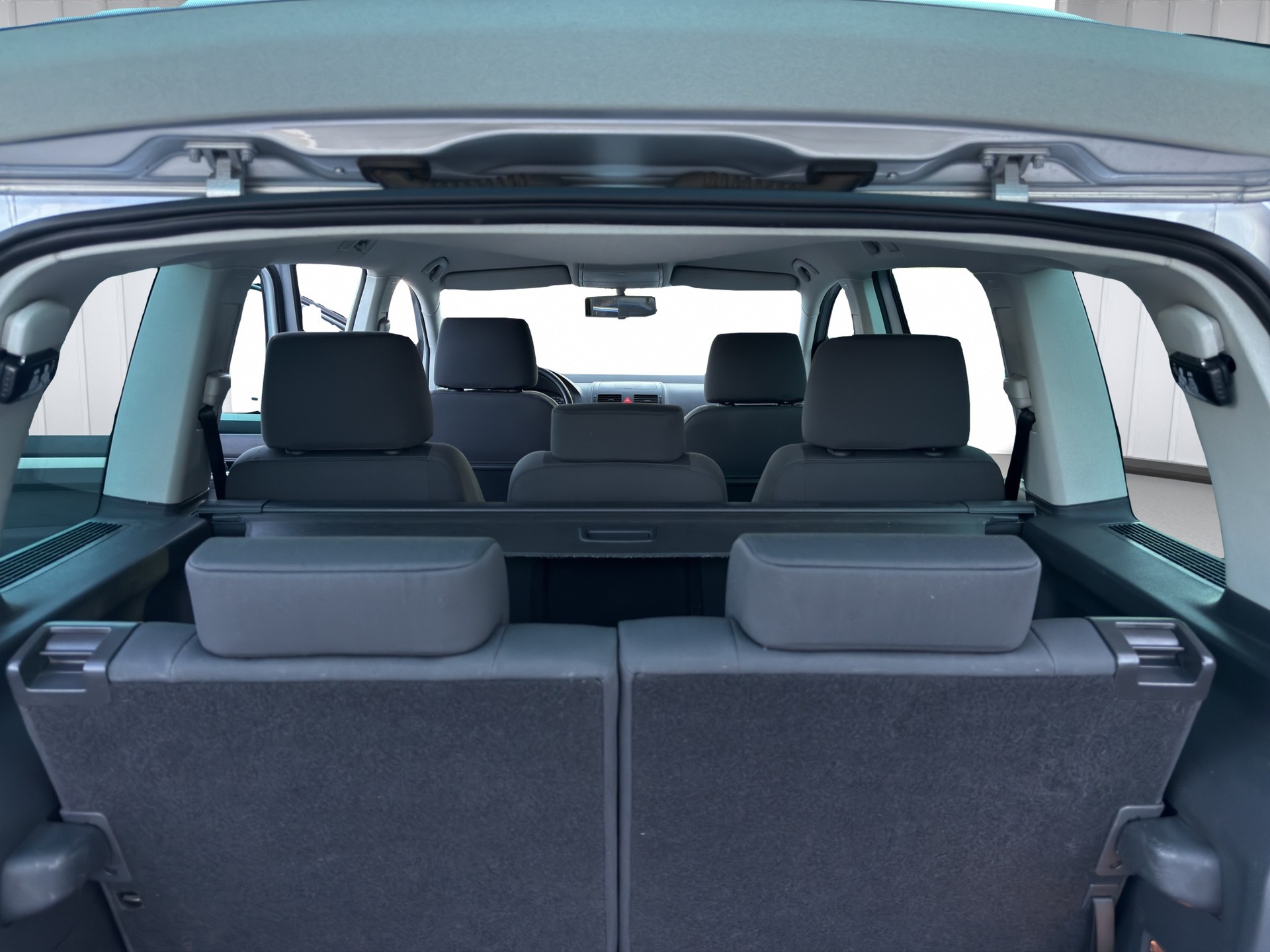 VW Touran 2.0 TDI Trendline-image-6