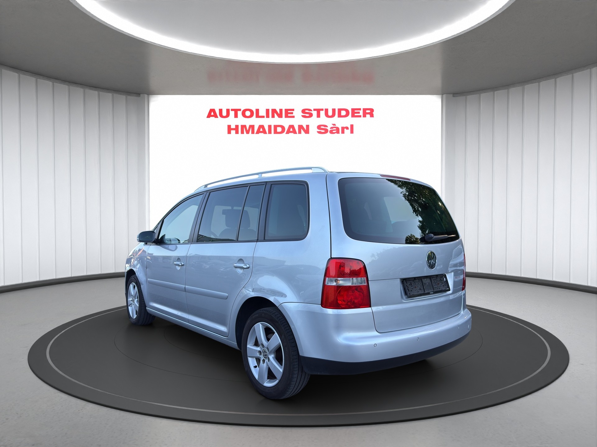 VW Touran 2.0 TDI Trendline-image-1