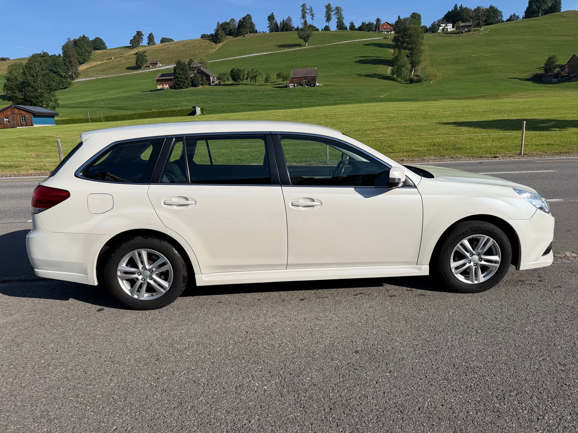 SUBARU Legacy 2.0i Swiss AWD Lineartronic-image-8