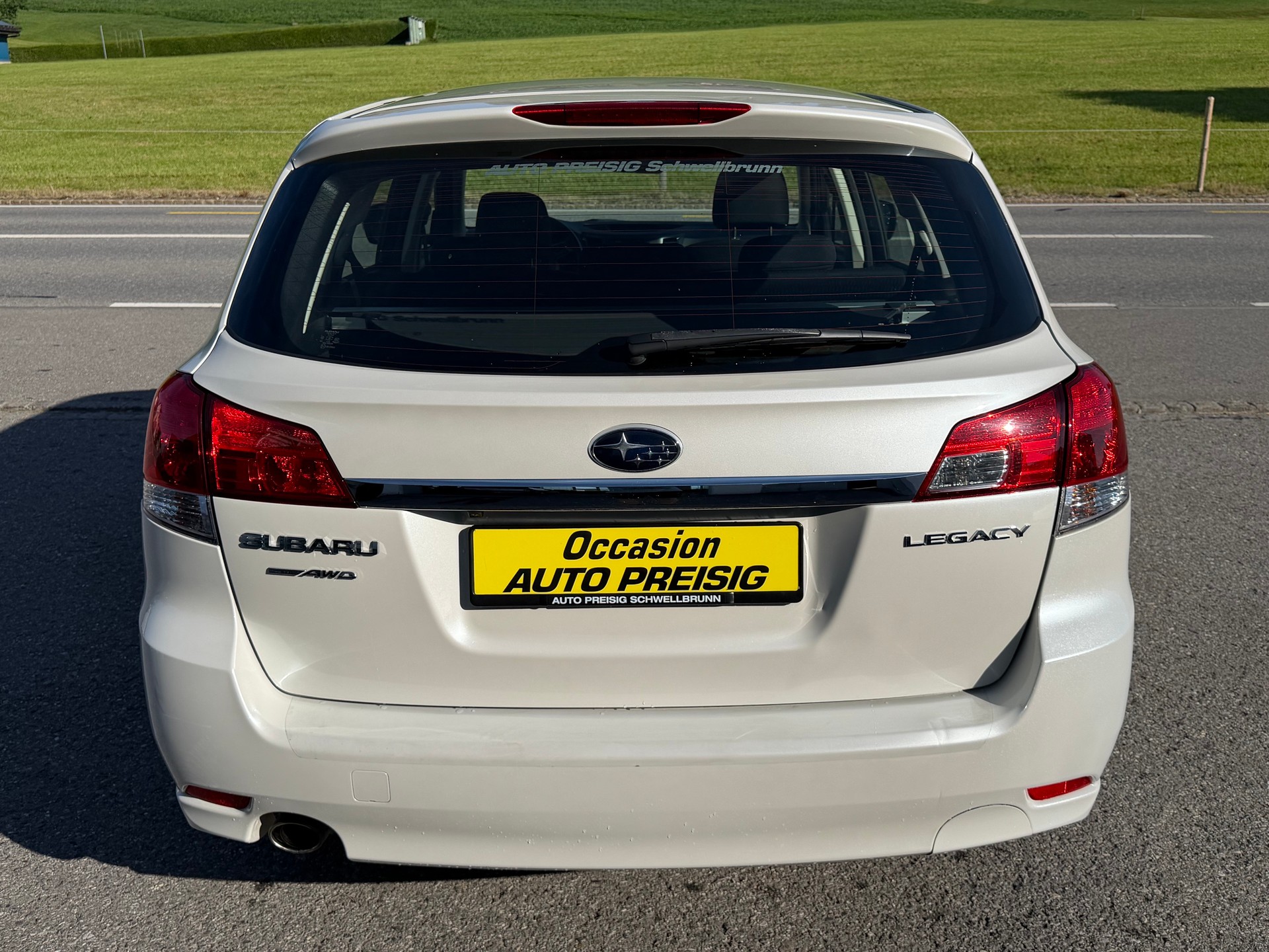 SUBARU Legacy 2.0i Swiss AWD Lineartronic-image-13