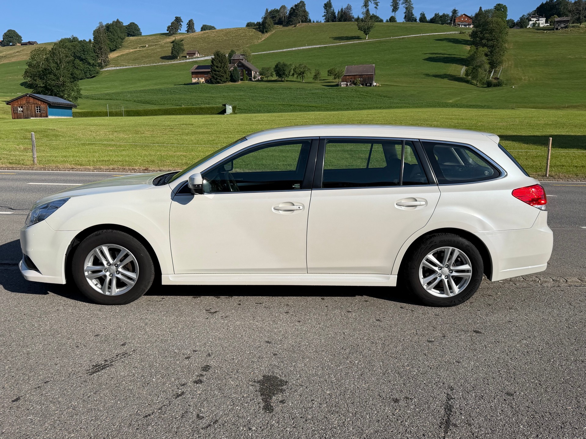 SUBARU Legacy 2.0i Swiss AWD Lineartronic-image-2