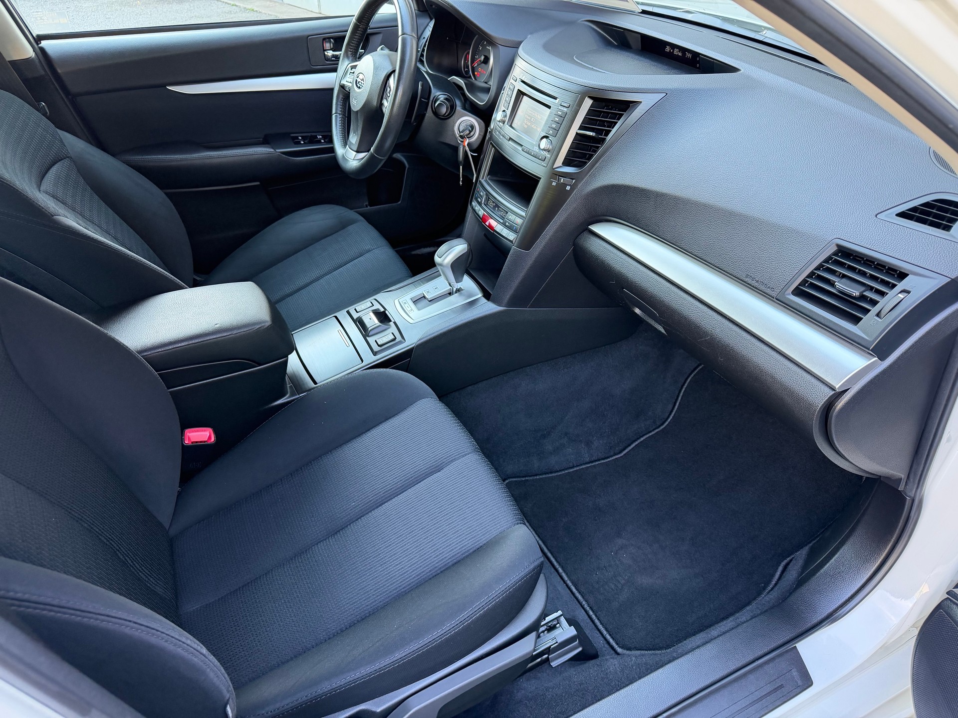 SUBARU Legacy 2.0i Swiss AWD Lineartronic-image-9