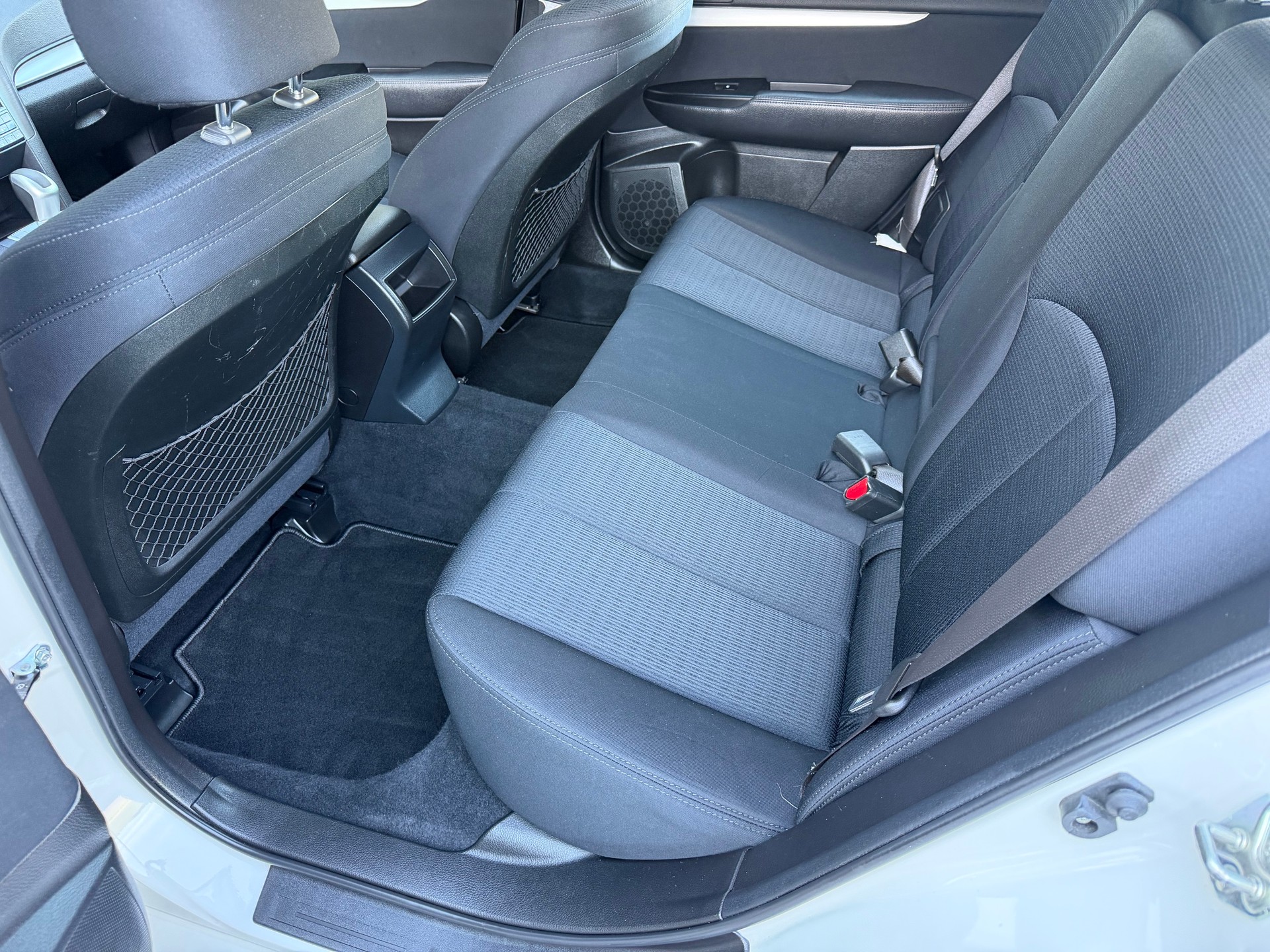 SUBARU Legacy 2.0i Swiss AWD Lineartronic-image-5