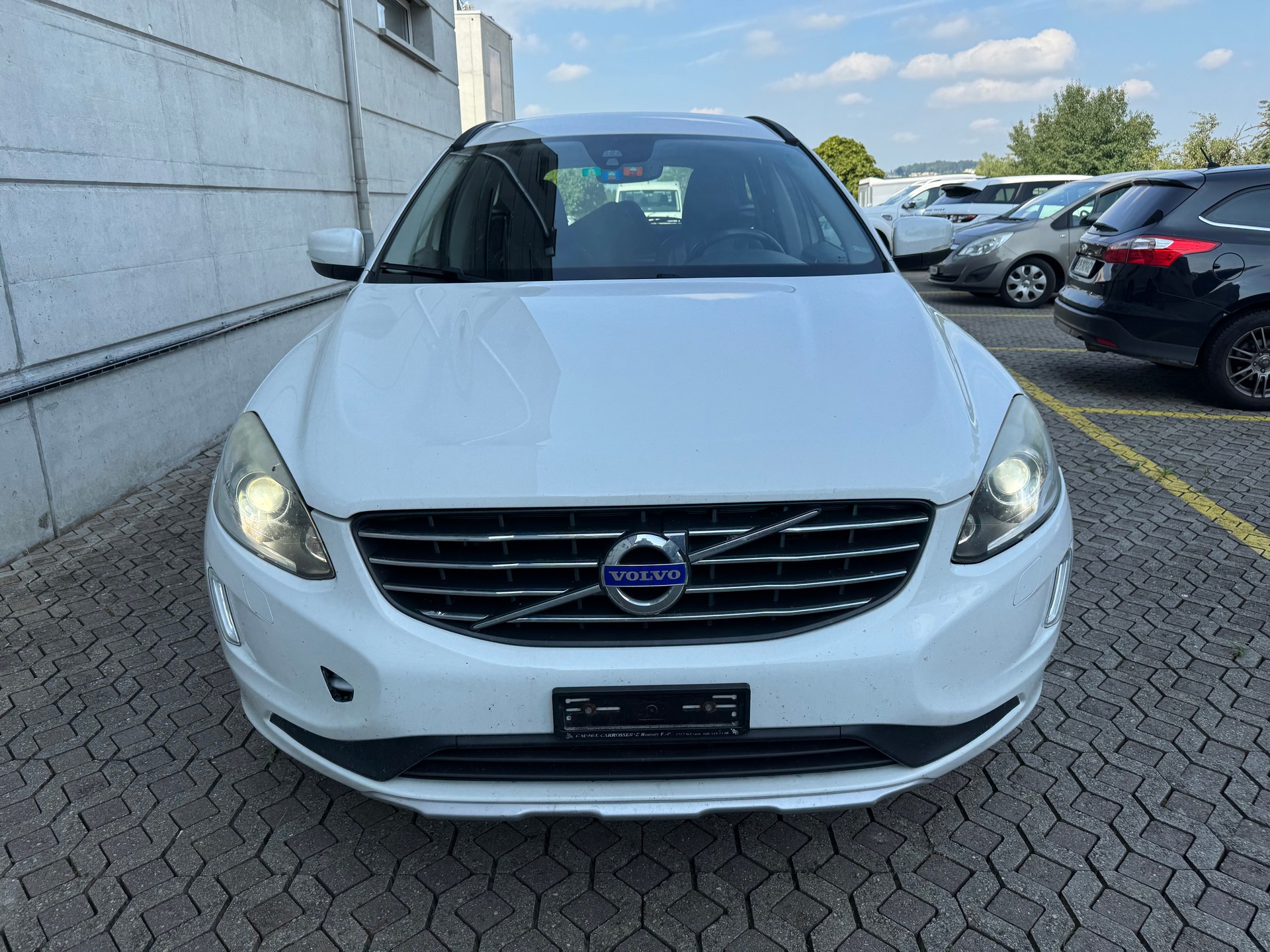 VOLVO XC60 D4 AWD Momentum Geartronic-image-0