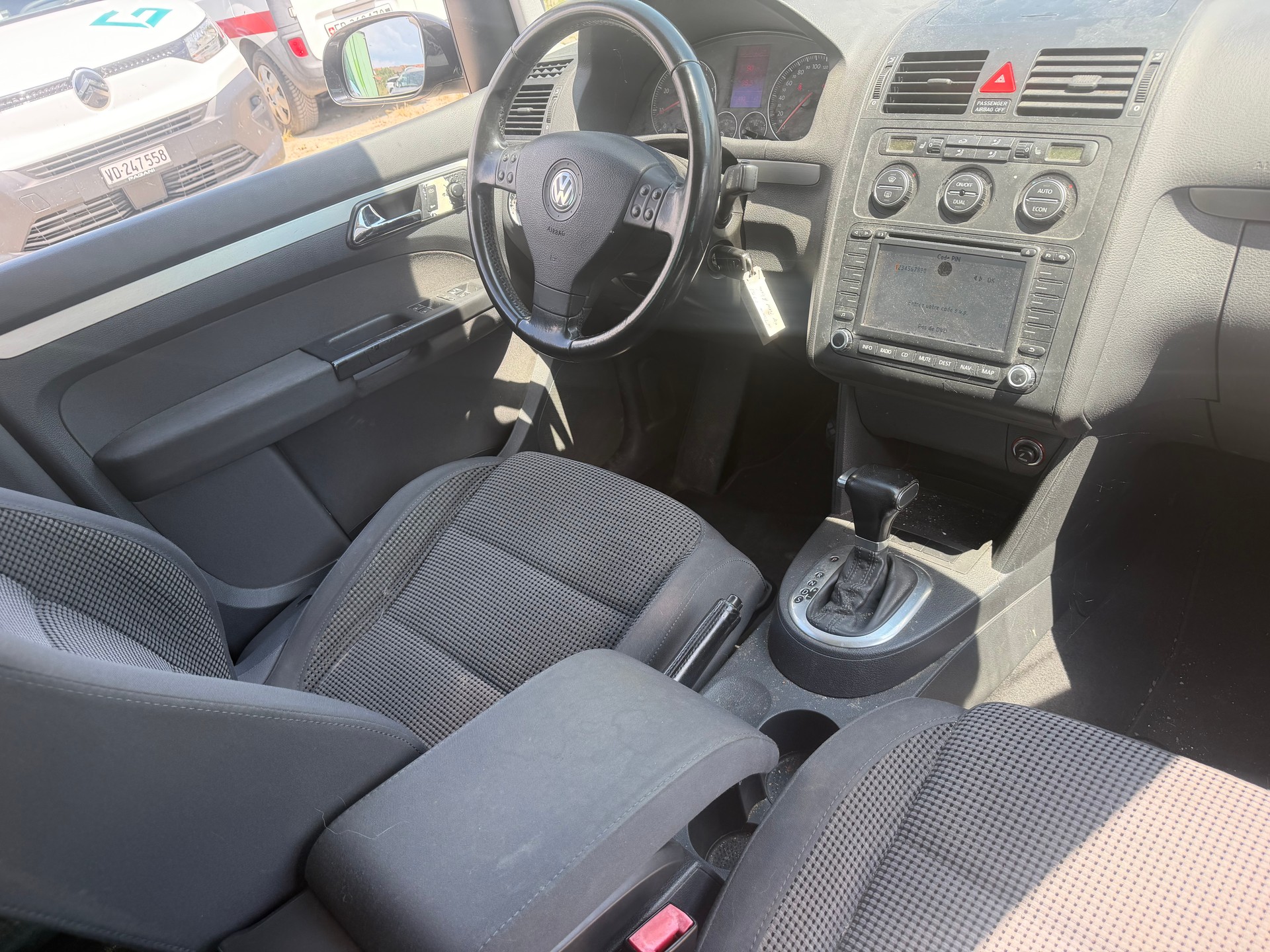 VW Touran 2.0 FSI Highline-image-1