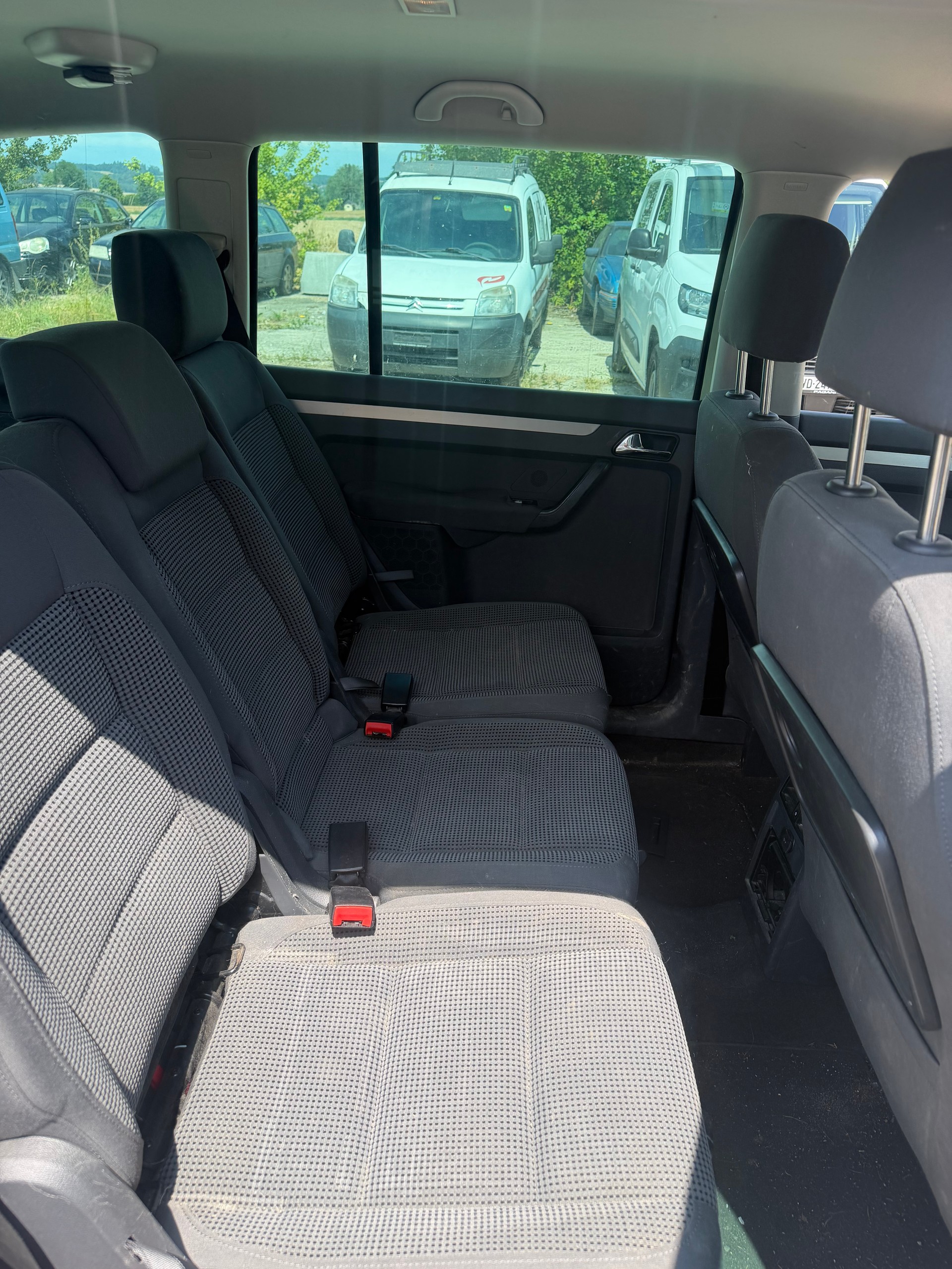 VW Touran 2.0 FSI Highline-image-4