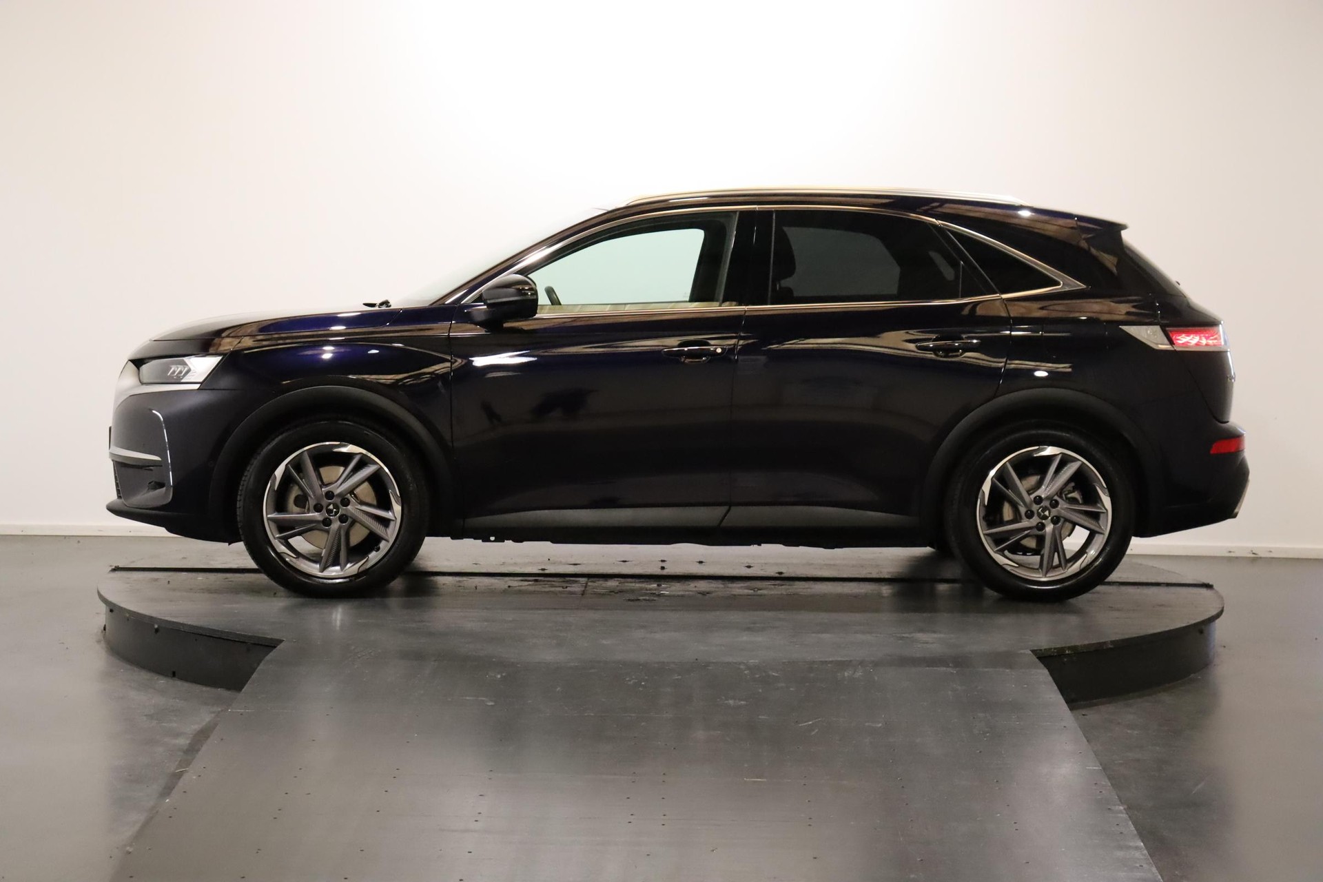 DS AUTOMOBILES 7 Crossback 1.6 E-Tense Be Chic 4x4-image-1