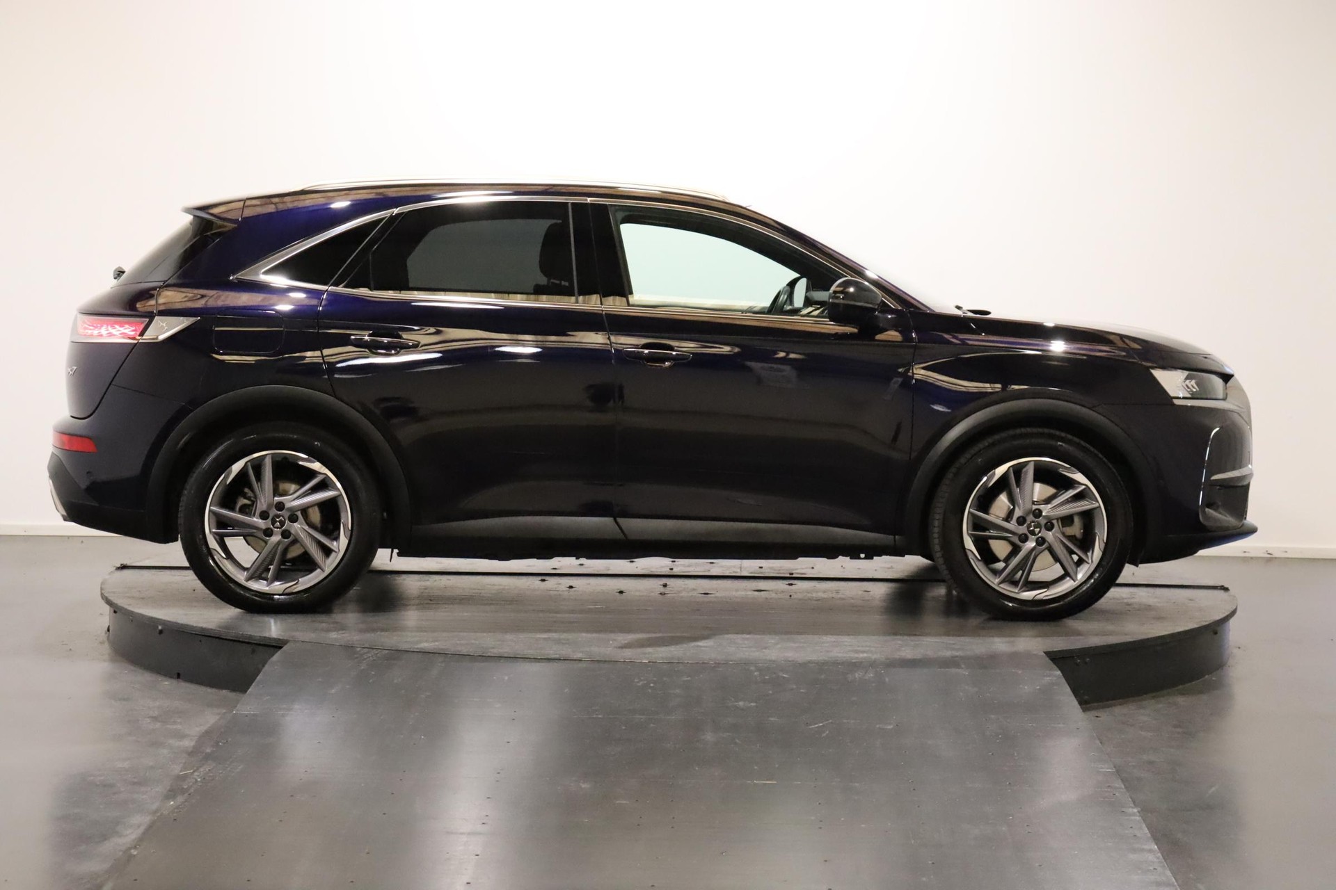 DS AUTOMOBILES 7 Crossback 1.6 E-Tense Be Chic 4x4-image-2